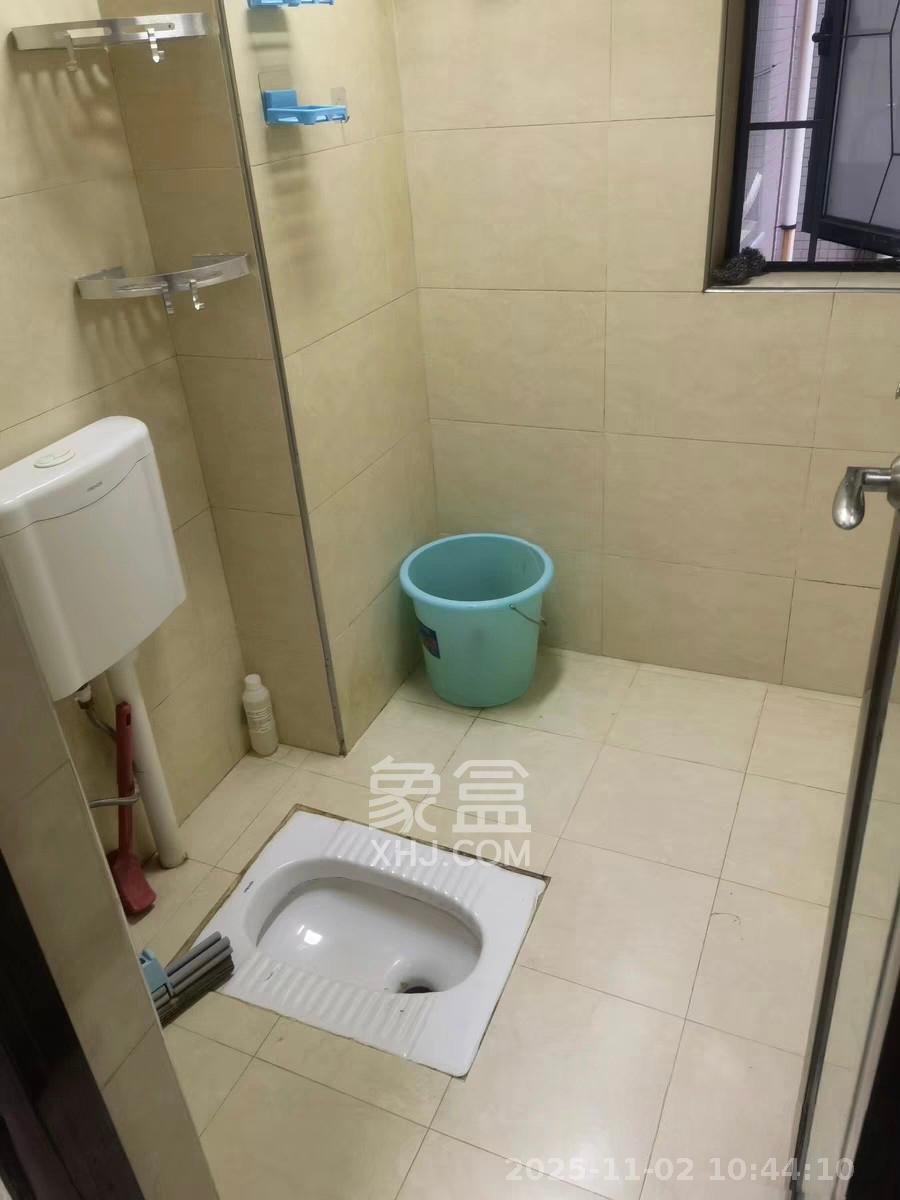 香樟兰亭（朗峰苑）  1室2厅2卫    2500.0元/月室内图