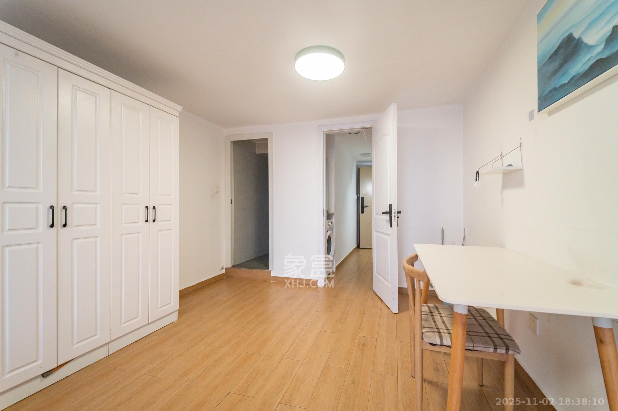 海伦春天  2室1厅1卫    27.8万客厅