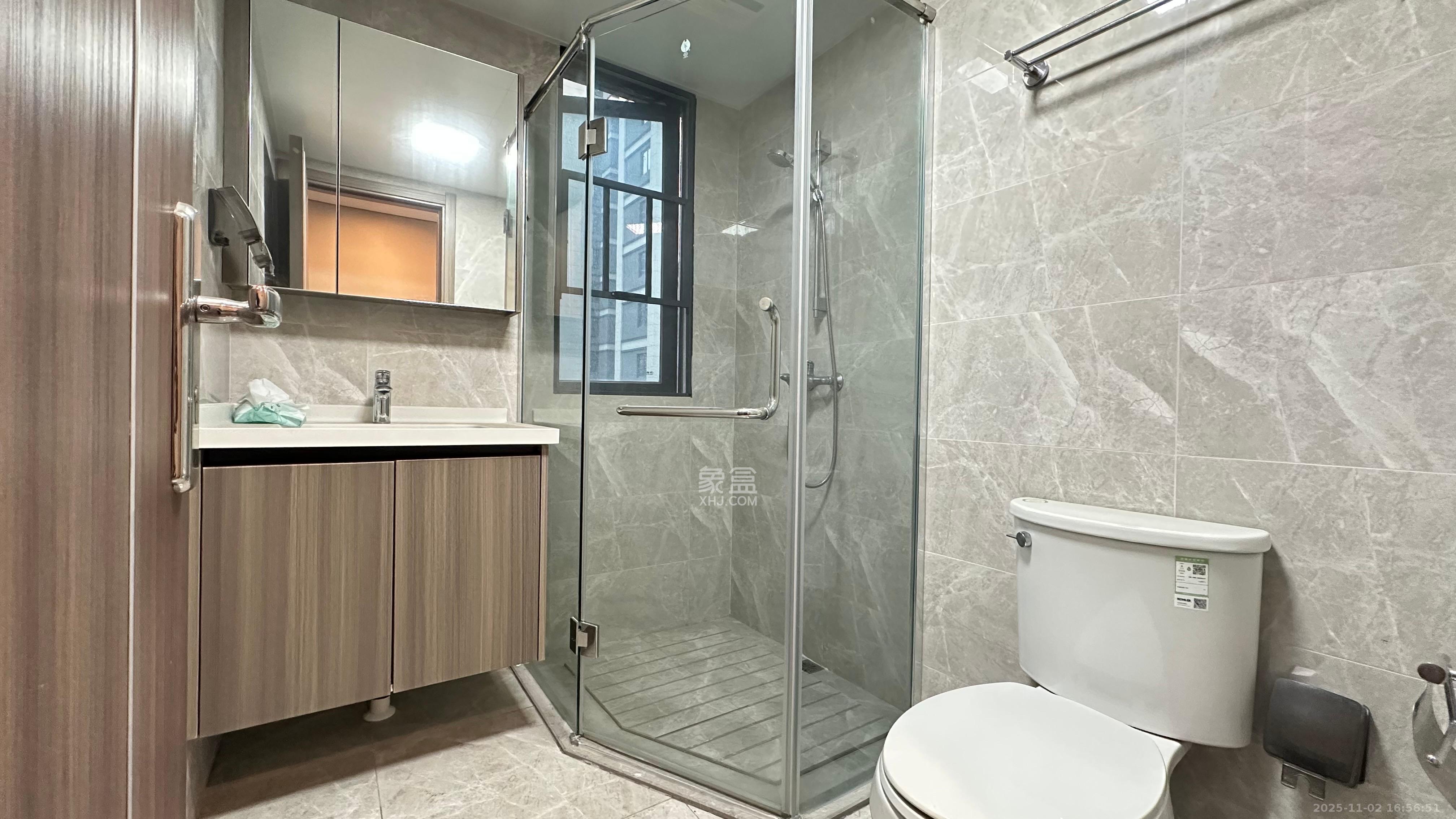 中海阅麓山二期  4室2厅2卫    3500.0元/月室内图