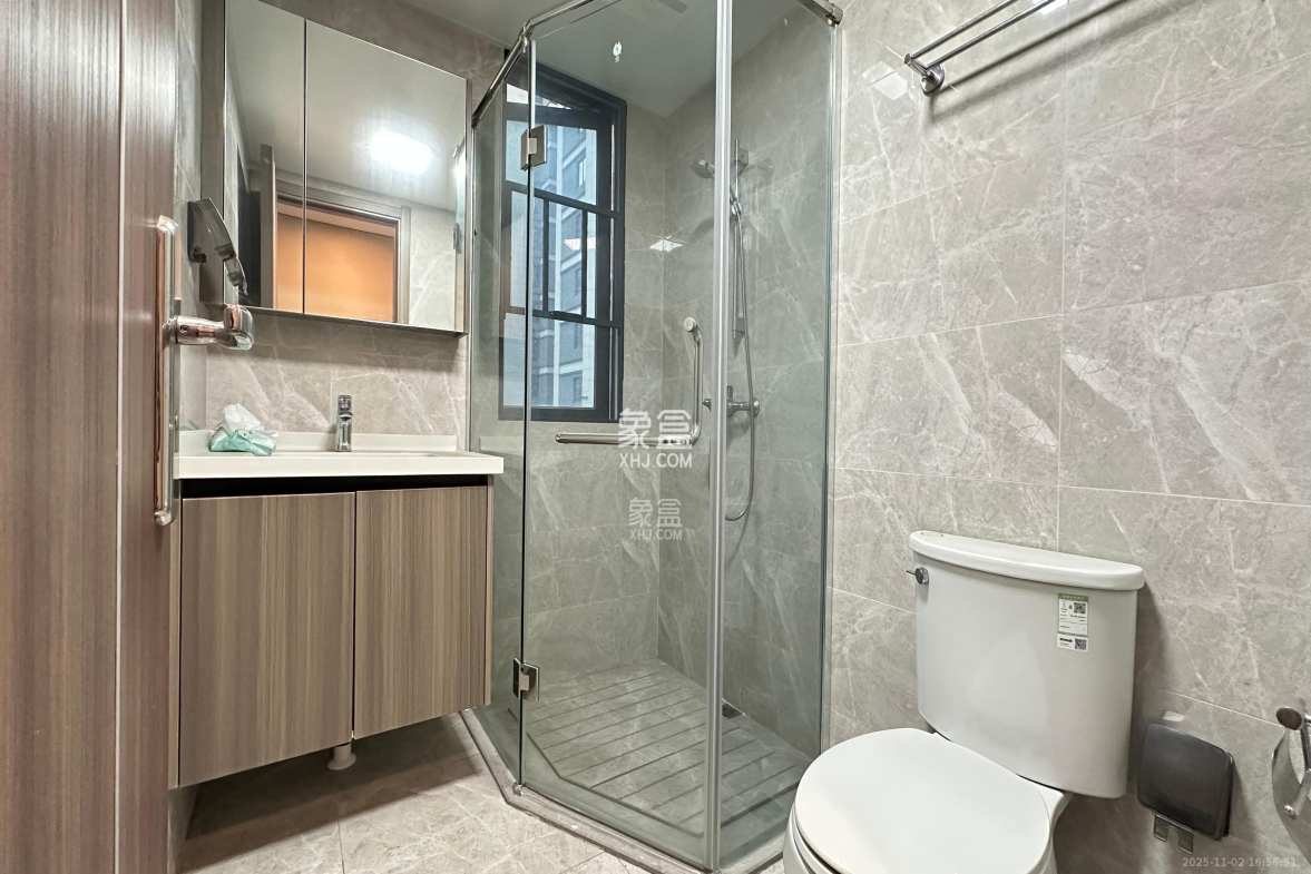 中海阅麓山二期 4室2厅2卫 3500.0元/月 中海阅麓山二期 4室2厅2卫 3500.0元/月室内图