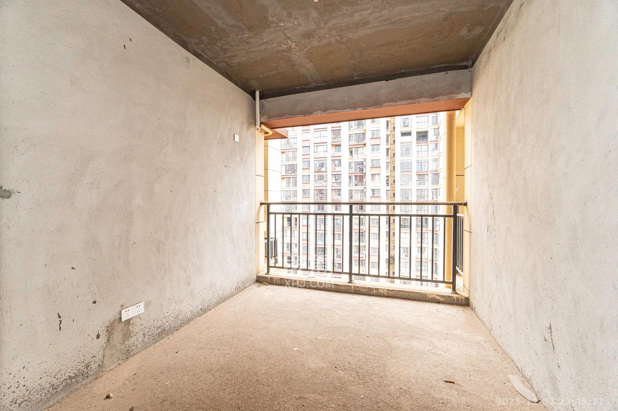 东方美地  4室2厅2卫    68.0万其他