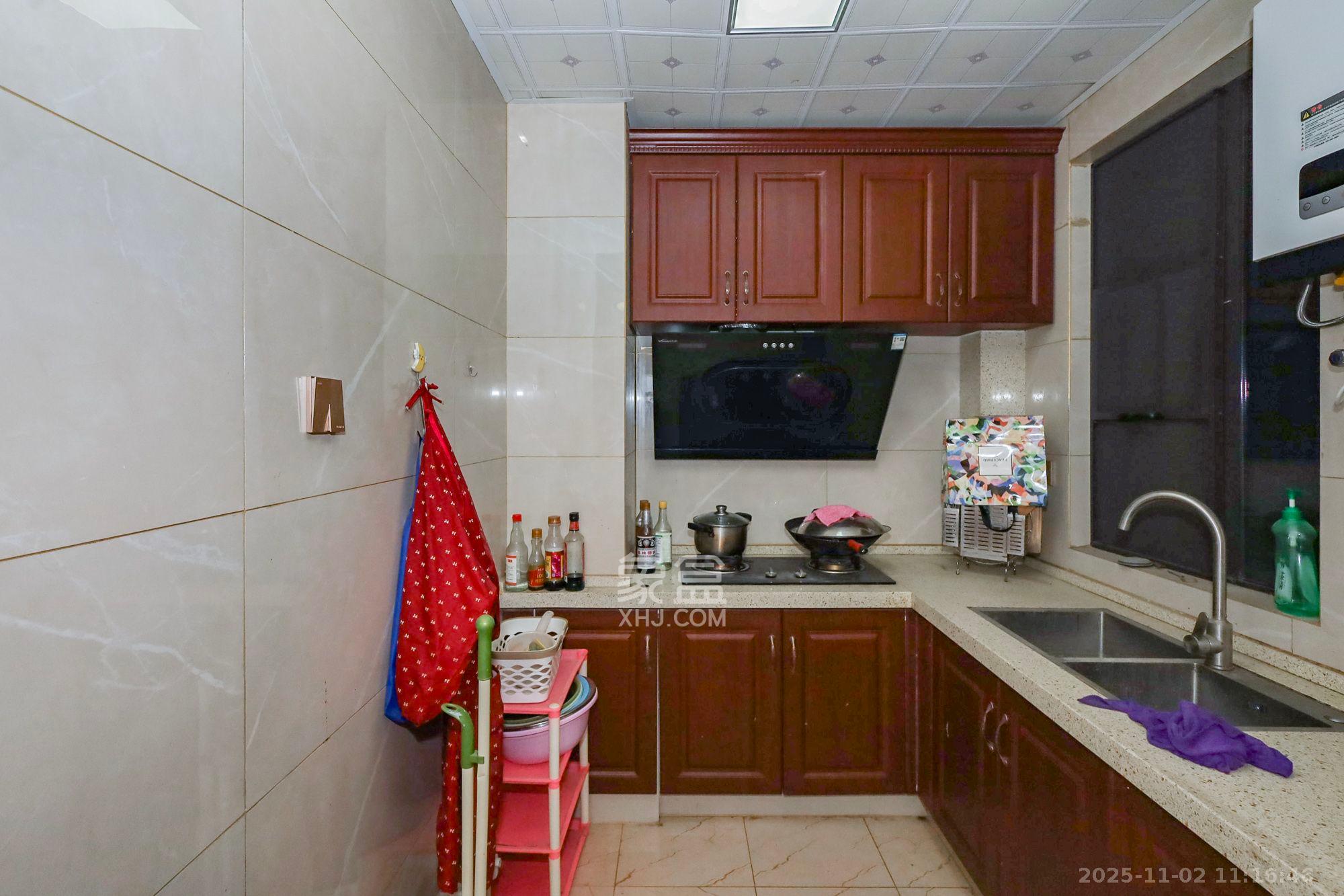 钰龙天下二期(钰龙佳园)  3室2厅2卫    2500.0元/月 钰龙天下二期(钰龙佳园)  3室2厅2卫    2500.0元/月室内图