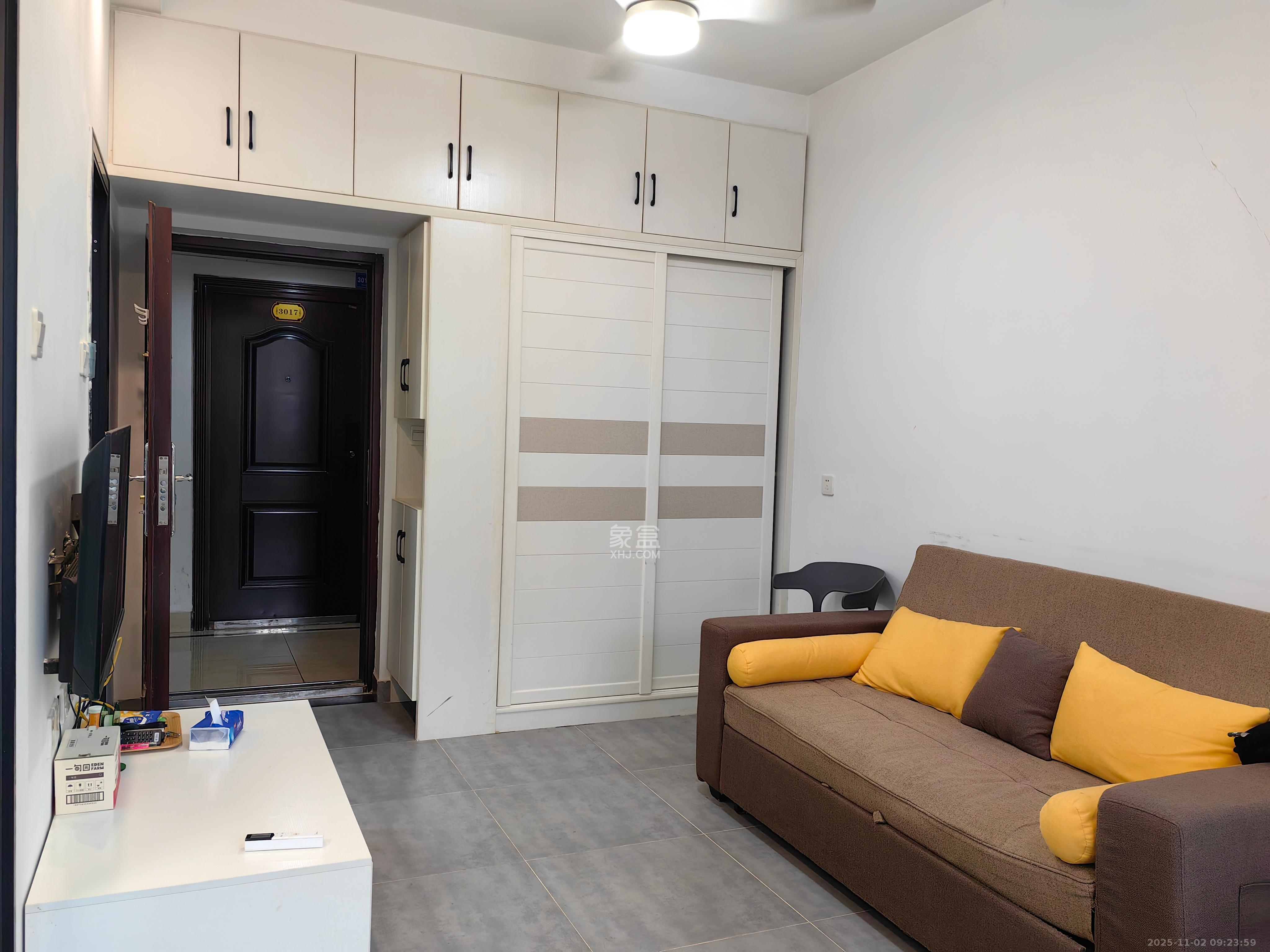 荣悦台  1室1厅1卫    1900.0元/月