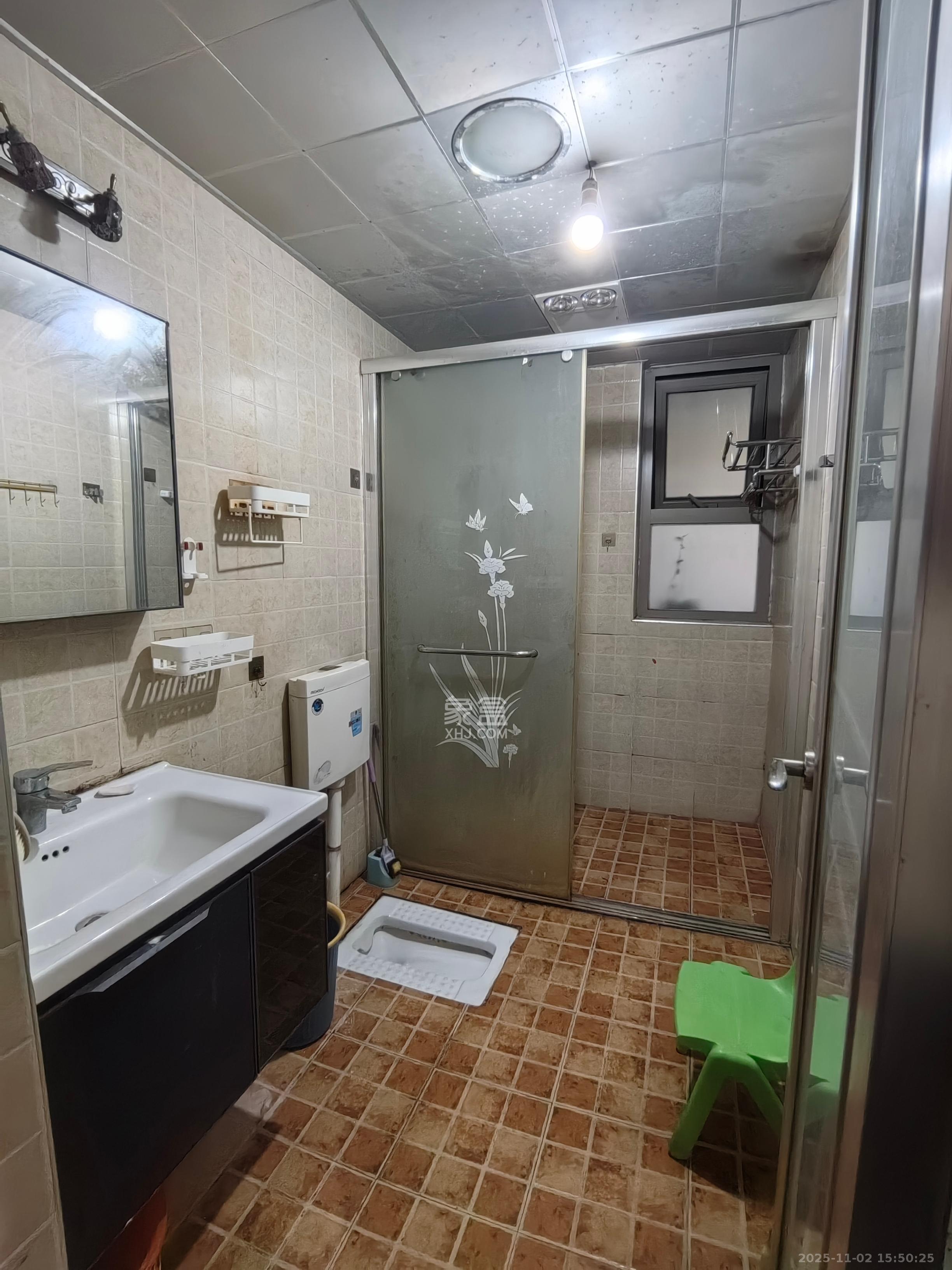 怡海星城  1室2厅1卫    1300.0元/月室内图