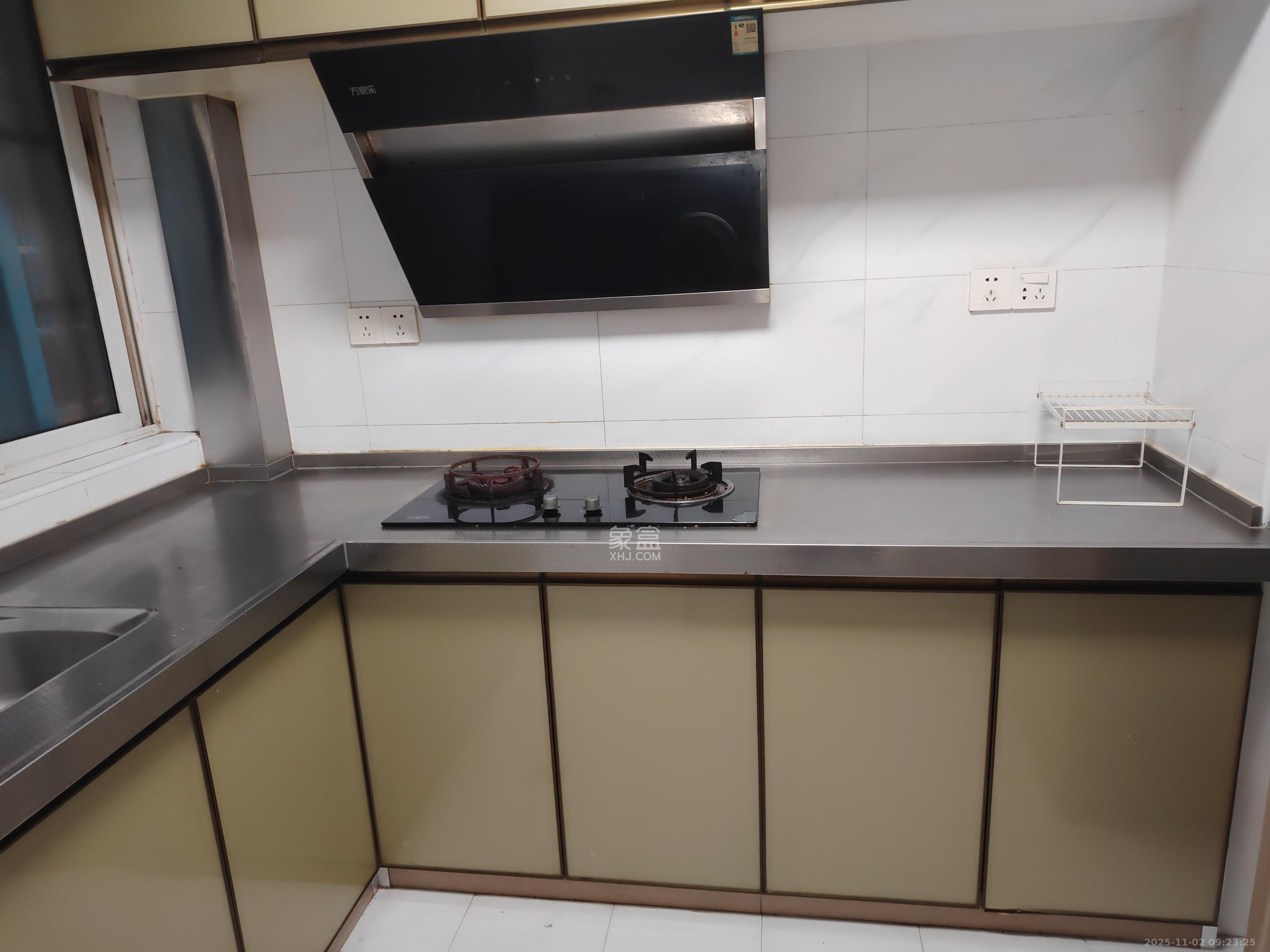 谷山庭院二期  3室2厅1卫    1900.0元/月室内图