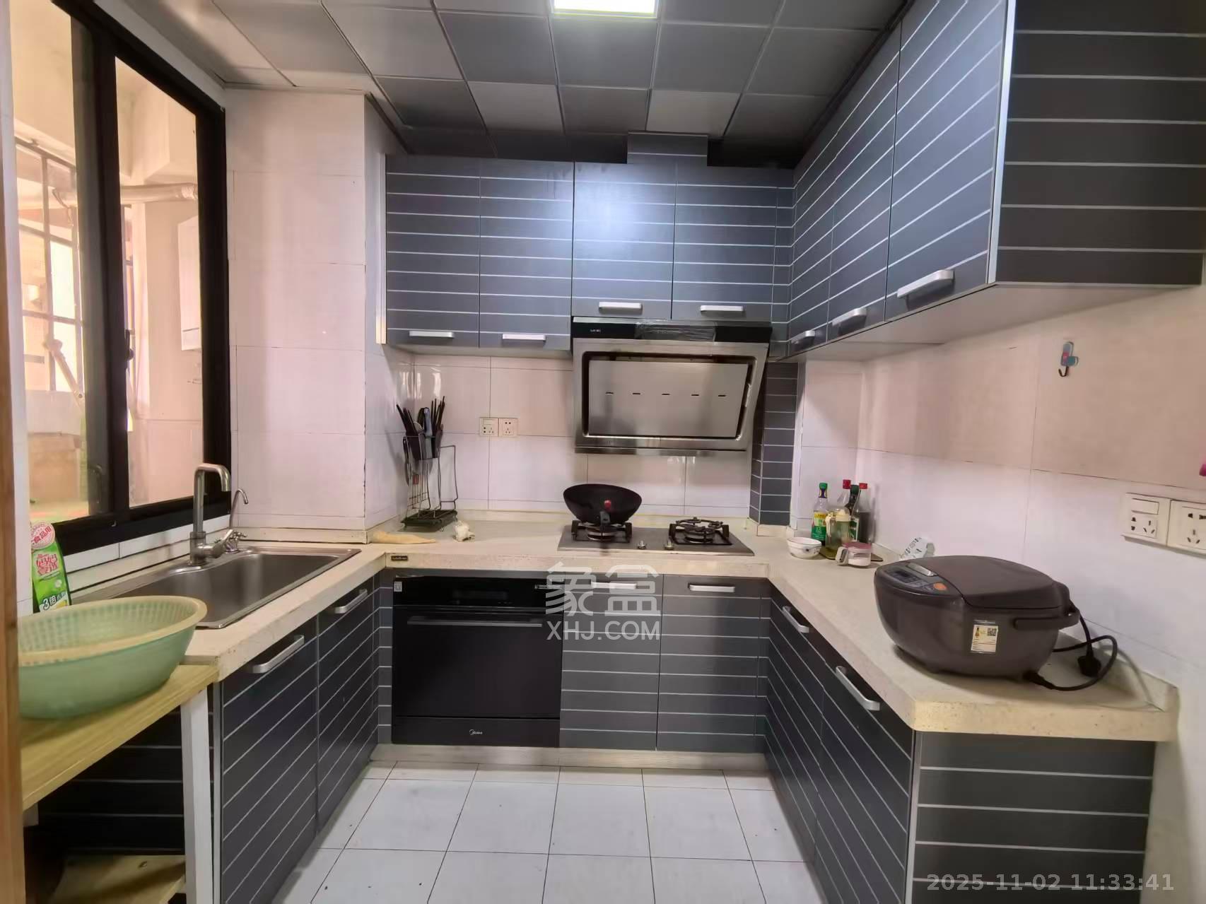 康桥长郡  3室2厅2卫    2200.0元/月室内图