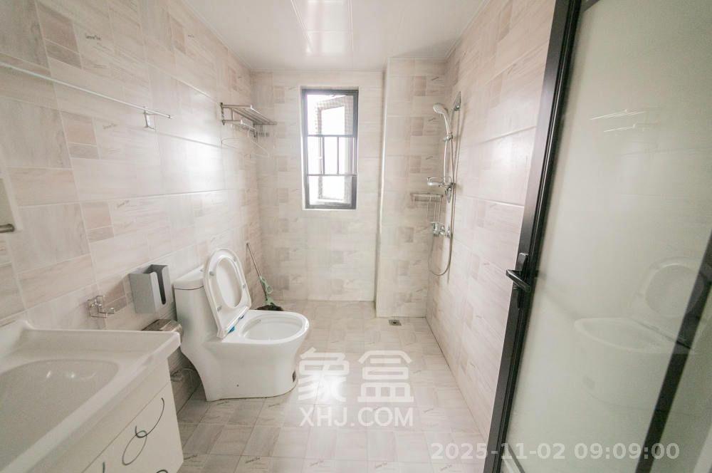 钱隆世家  4室2厅1卫    2200.0元/月 钱隆世家  4室2厅1卫    2200.0元/月室内图