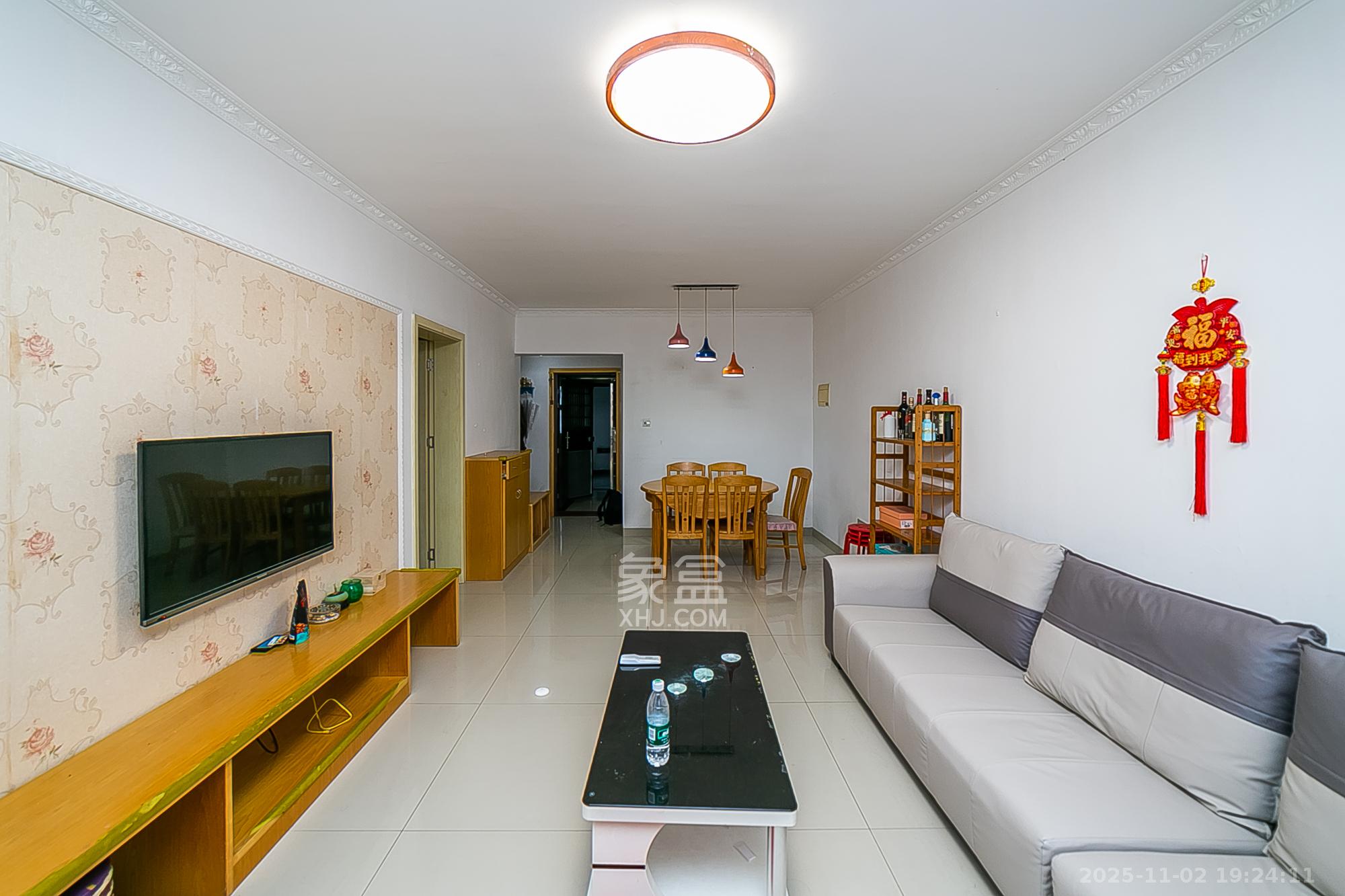 湘江锦绣  2室2厅1卫    62.8万客厅