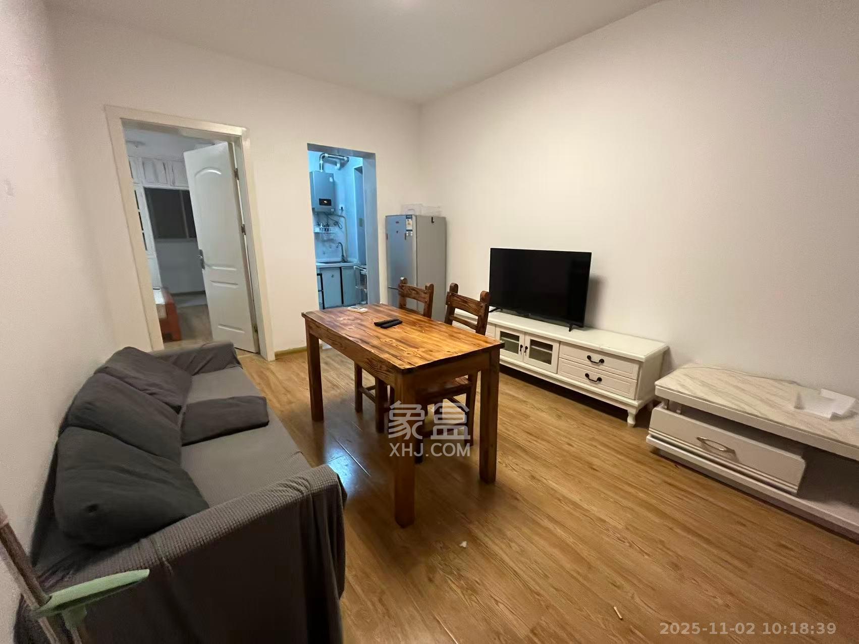 吉景小区 1室1厅1卫 1500.0元/月 吉景小区 1室1厅1卫 1500.0元/月室内图