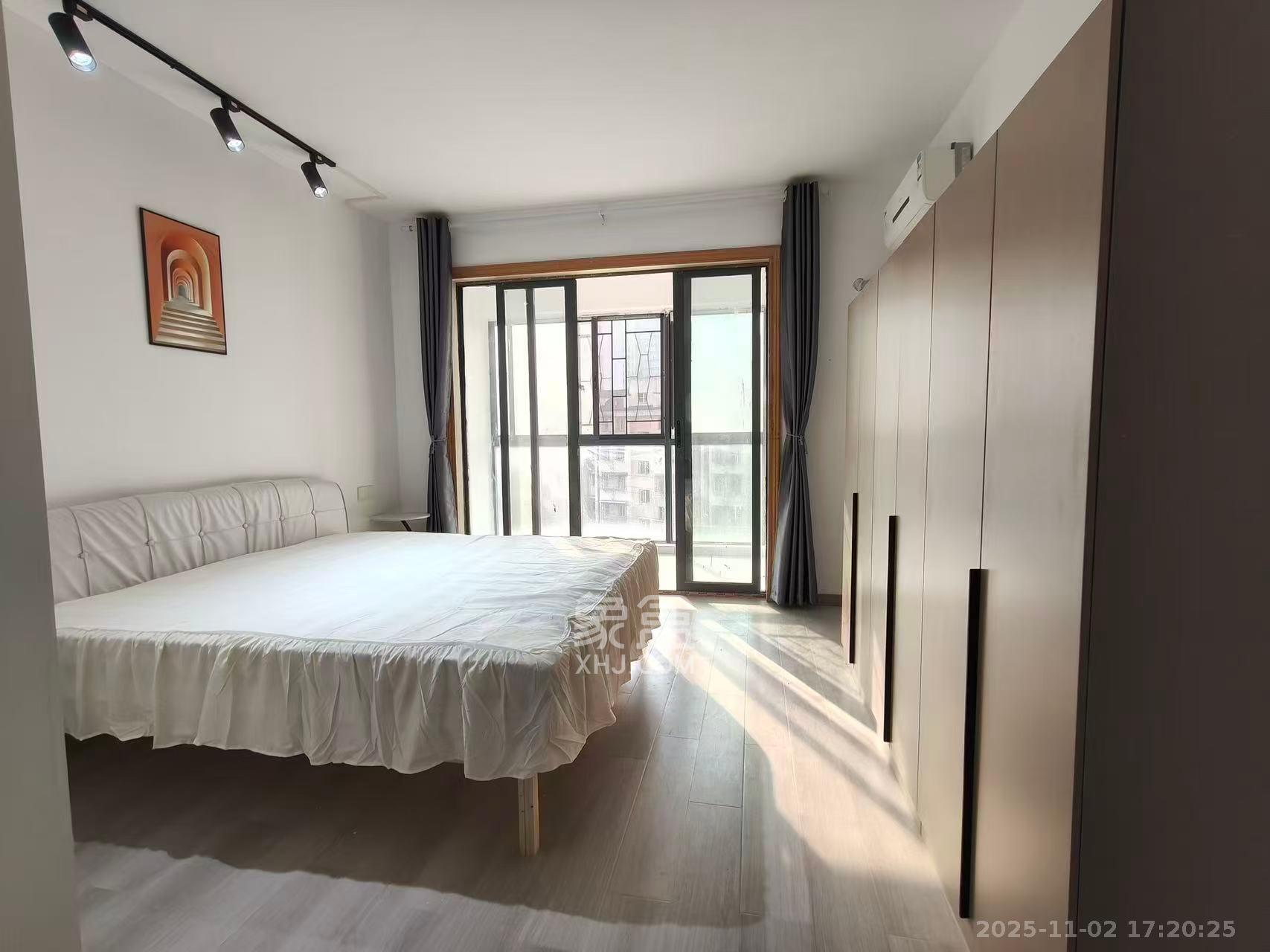 钱隆首府(福晟御园)  3室2厅2卫    4000.0元/月室内图