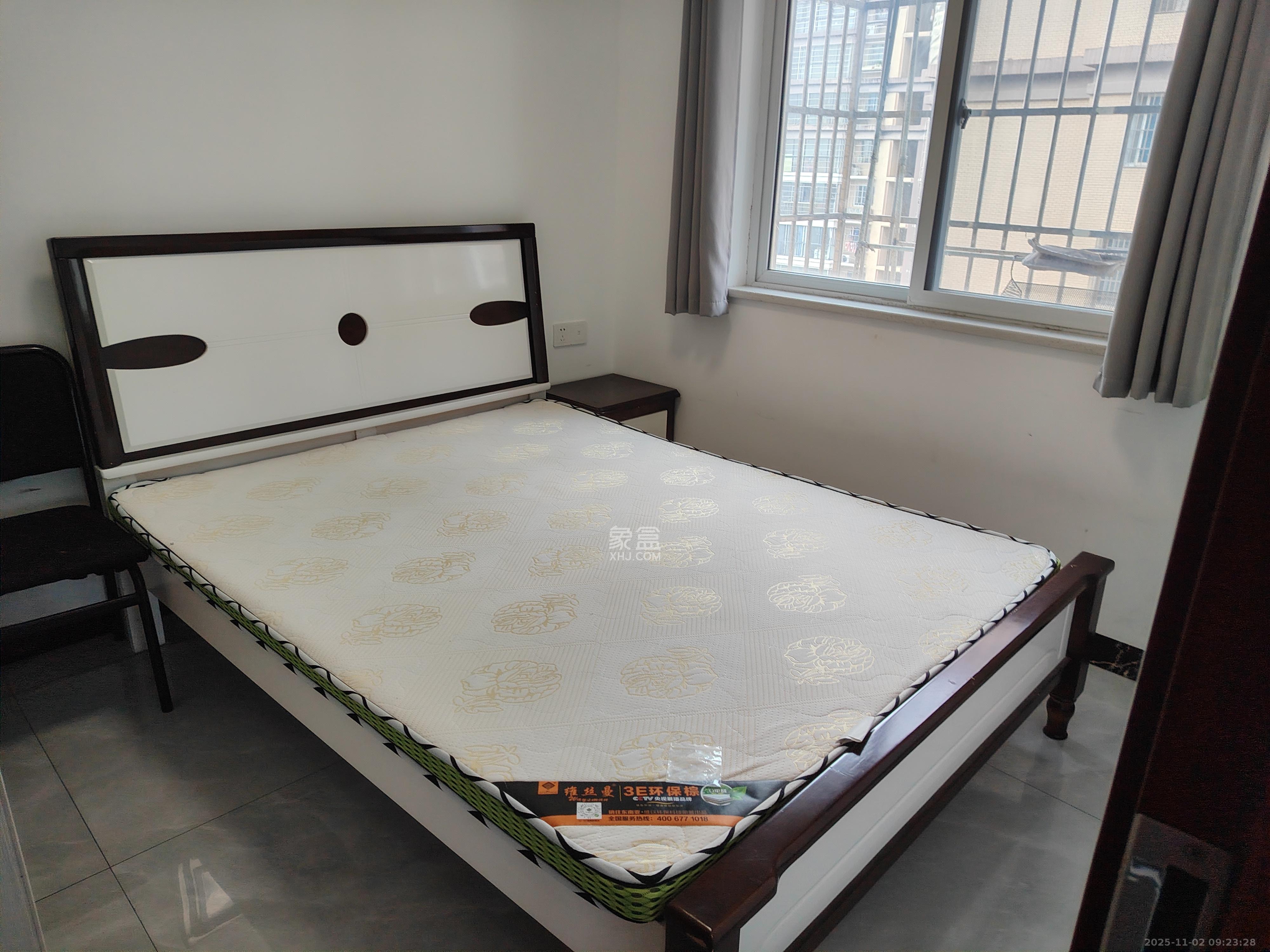 谷山庭院二期  3室2厅1卫    1900.0元/月室内图