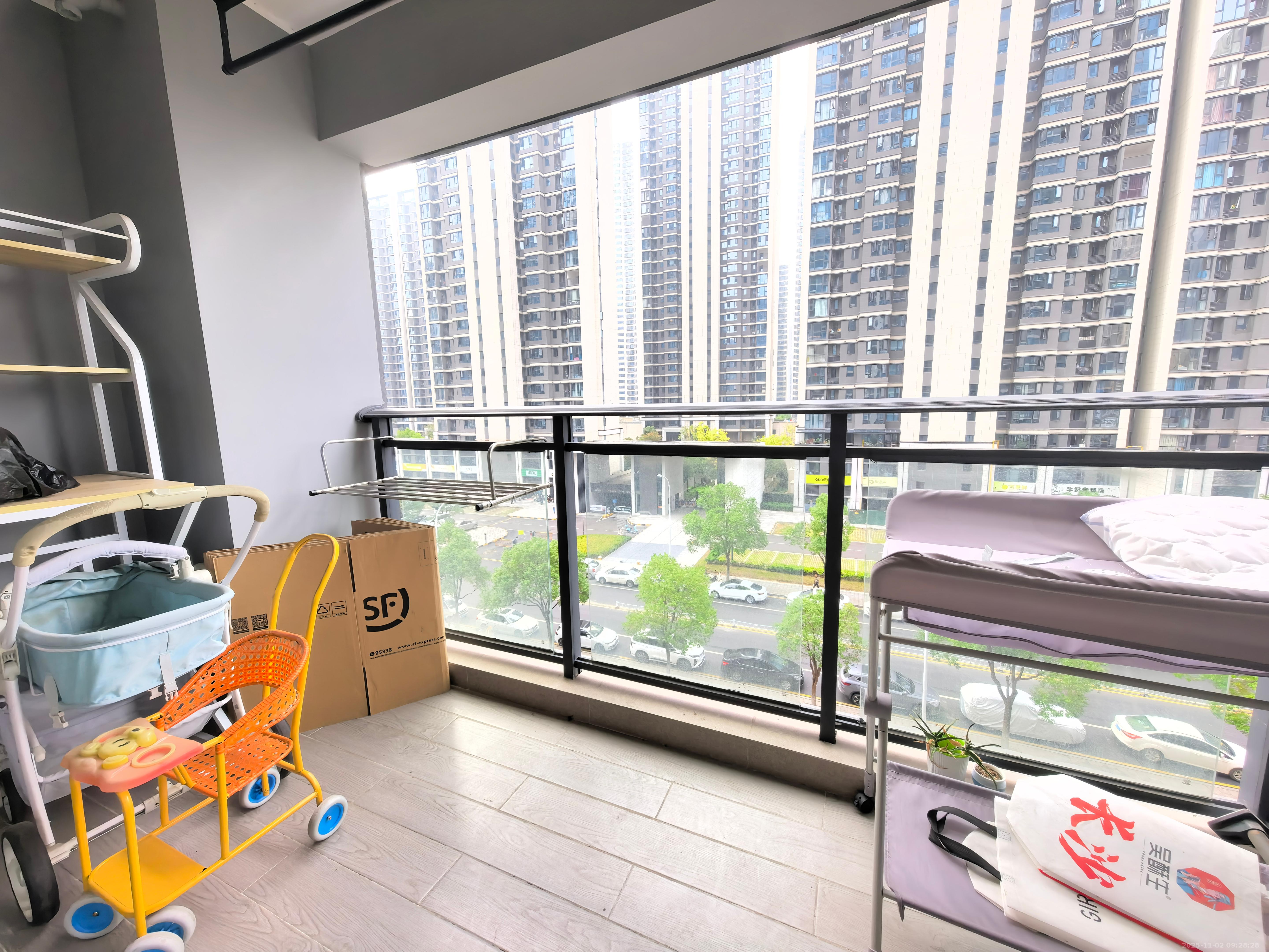 中海阅溪府  3室2厅2卫    2500.0元/月室内图