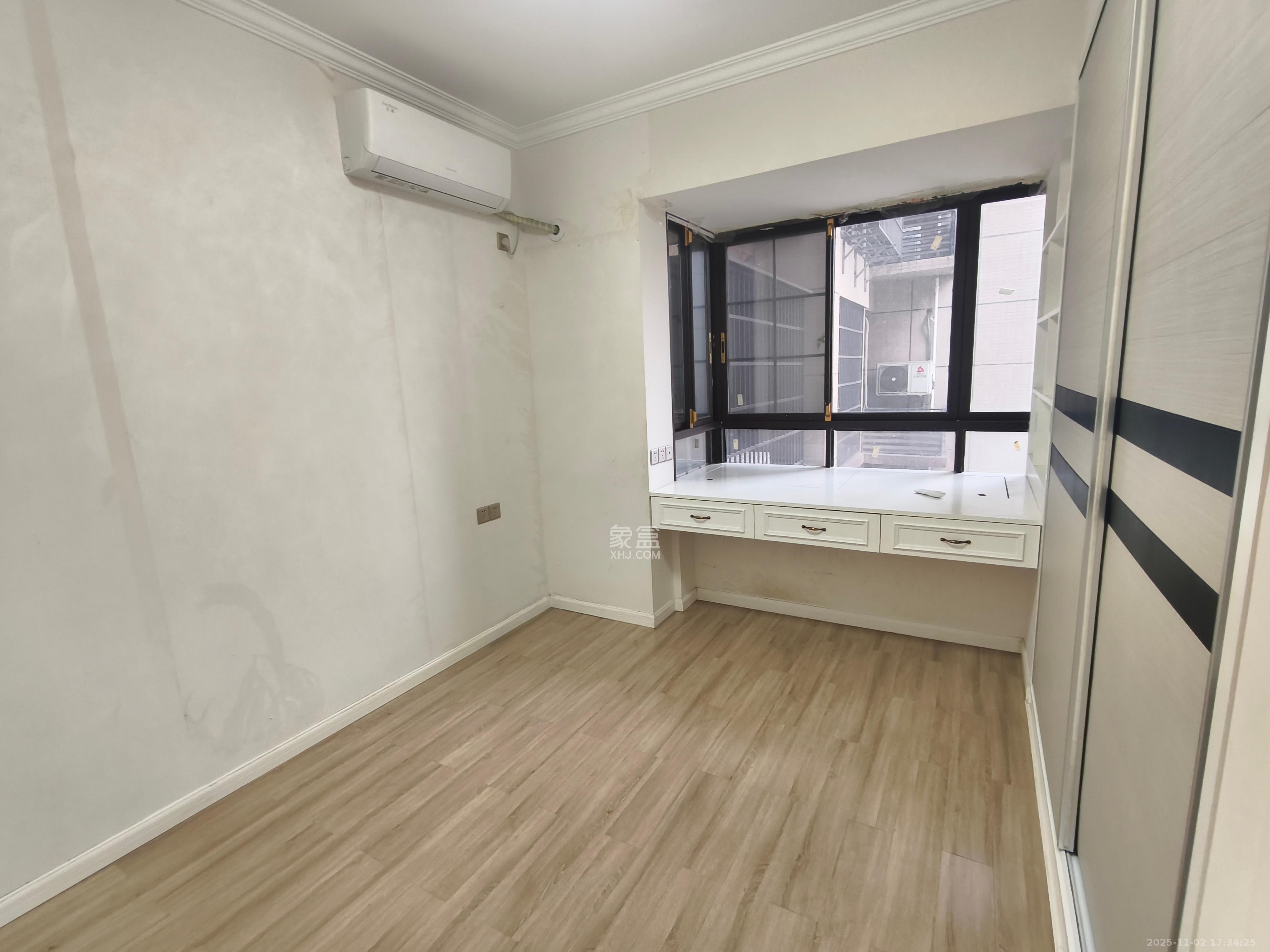 国泰九龙湾  4室2厅2卫    3000.0元/月室内图