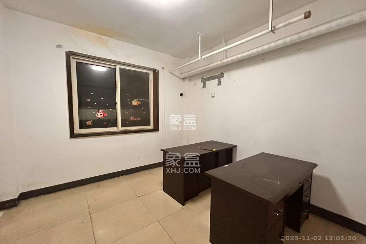 湖开小区(湖南开关厂宿舍)/南大桥社区 6室2厅1卫 3300.0元/月 湖开小区(湖南开关厂宿舍)/南大桥社区 6室2厅1卫 3300.0元/月室内图