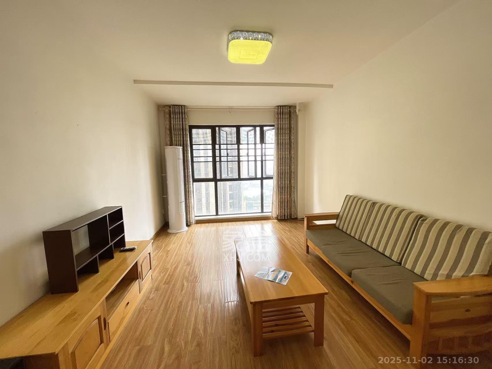 梅溪鑫苑名家  3室2厅1卫    2000.0元/月