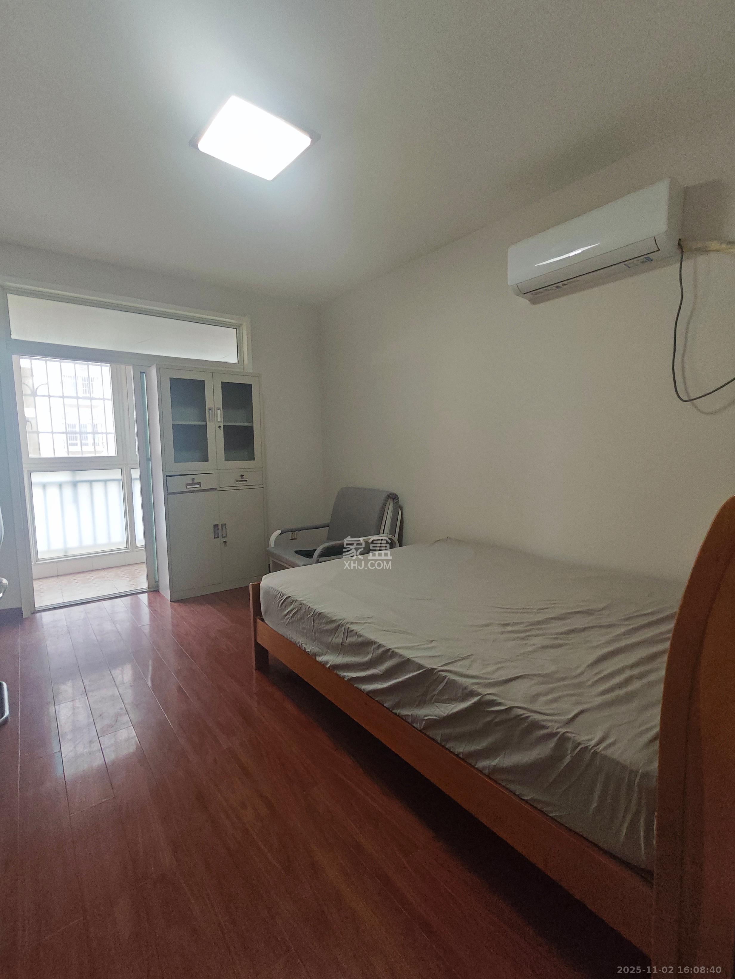 东方名都百草园  3室2厅2卫    2600.0元/月室内图