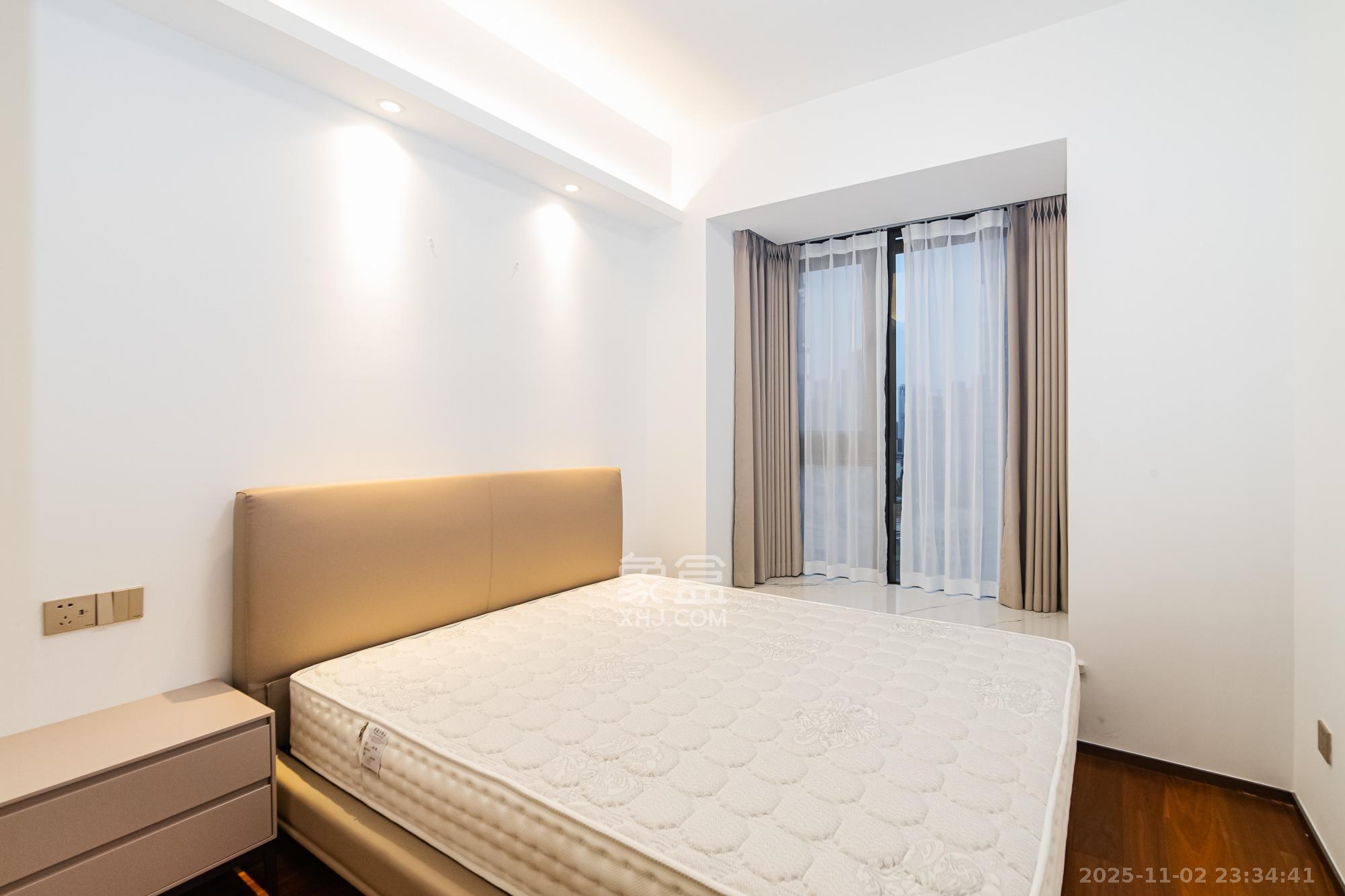 北辰瀚江府  3室2厅2卫    275.0万卧室