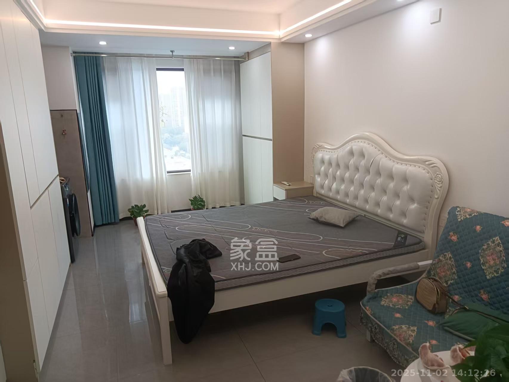 中海珑悦府  1室1厅1卫    1200.0元/月 中海珑悦府  1室1厅1卫    1200.0元/月室内图