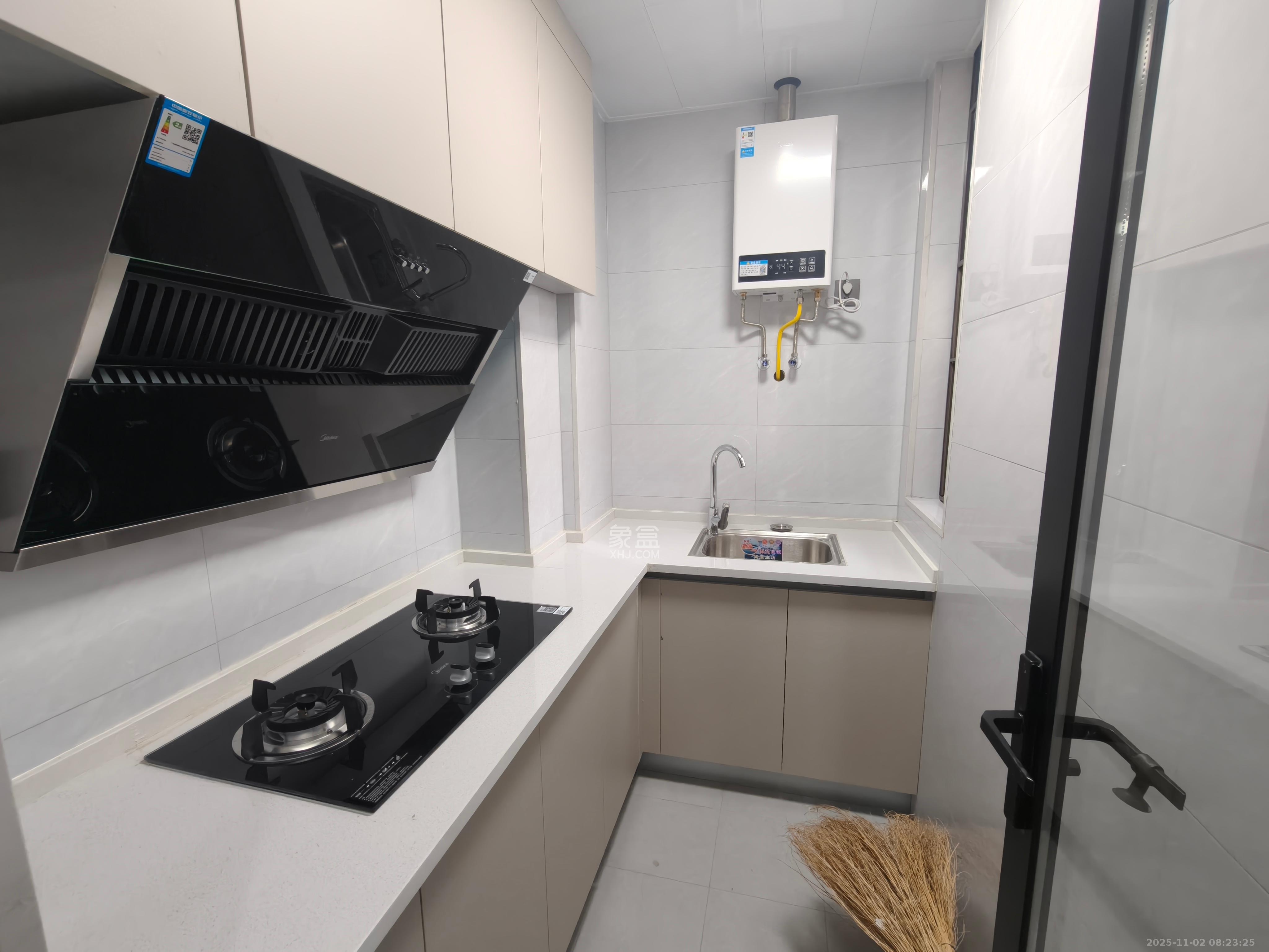 新城悦隽公园  1室1厅1卫    1600.0元/月