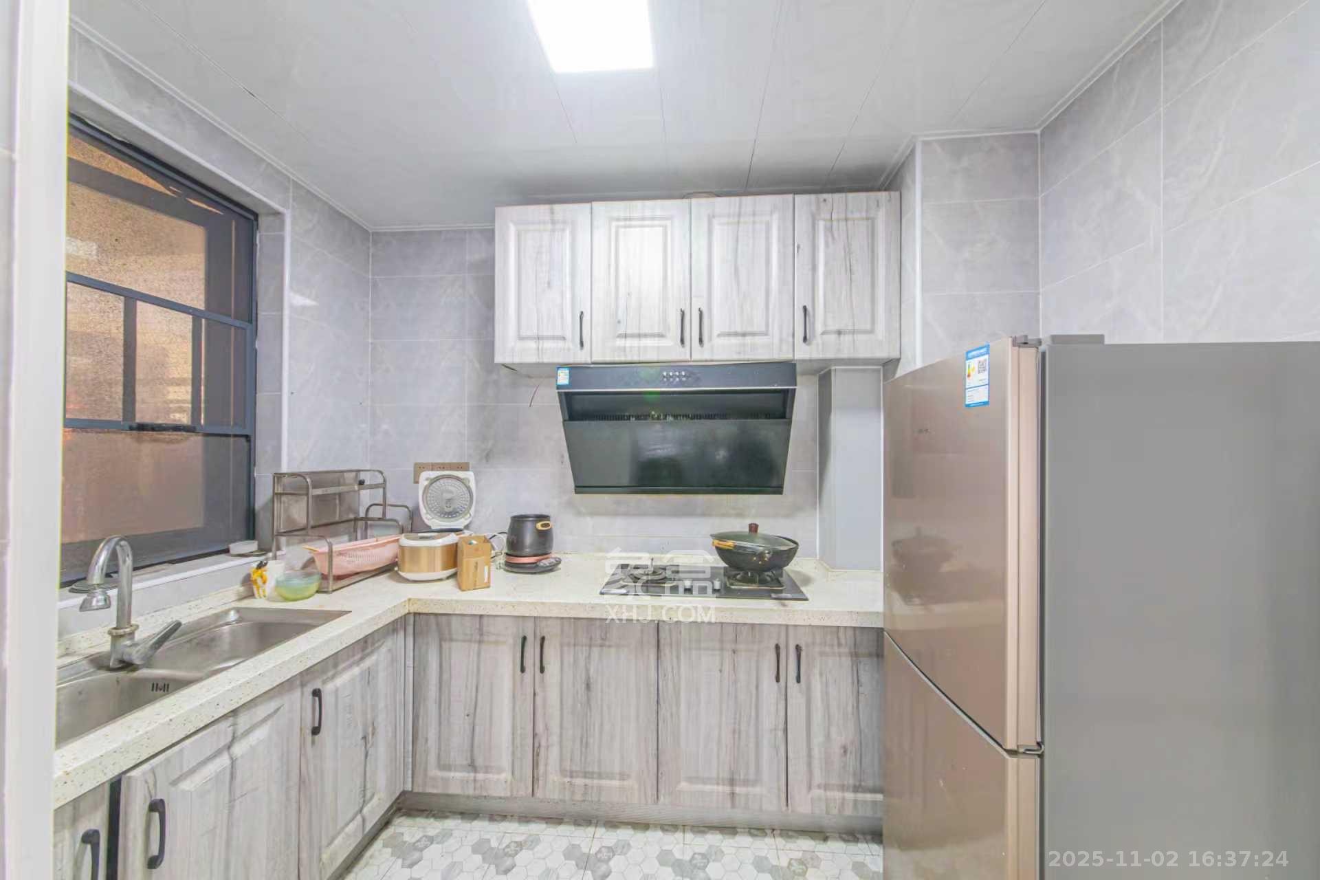 北辰中央公园DF区 3室2厅1卫 2700.0元/月 北辰中央公园DF区 3室2厅1卫 2700.0元/月室内图