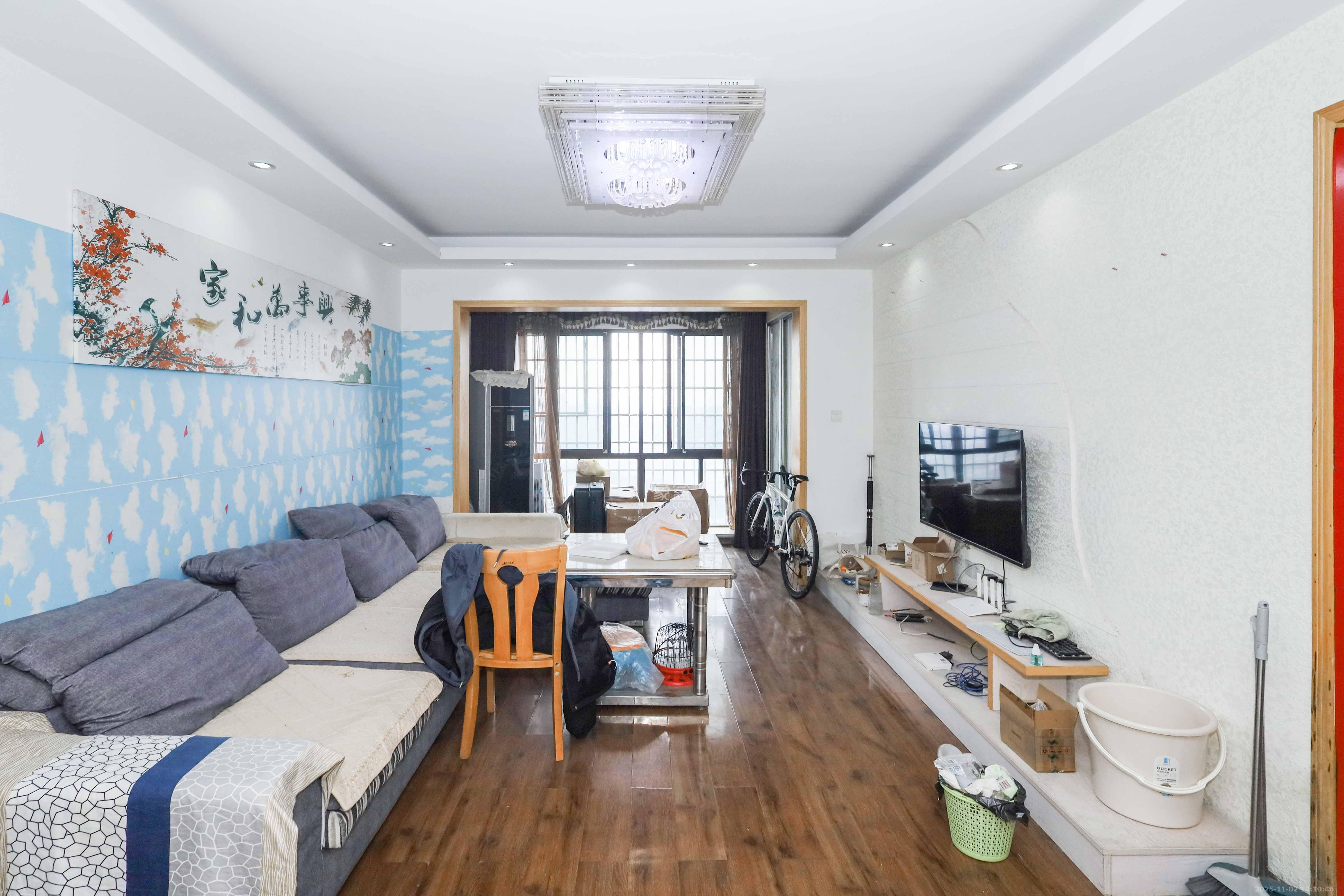 保利麓谷林语F区 3室2厅1卫 79.8万 保利麓谷林语F区 3室2厅1卫 79.8万客厅