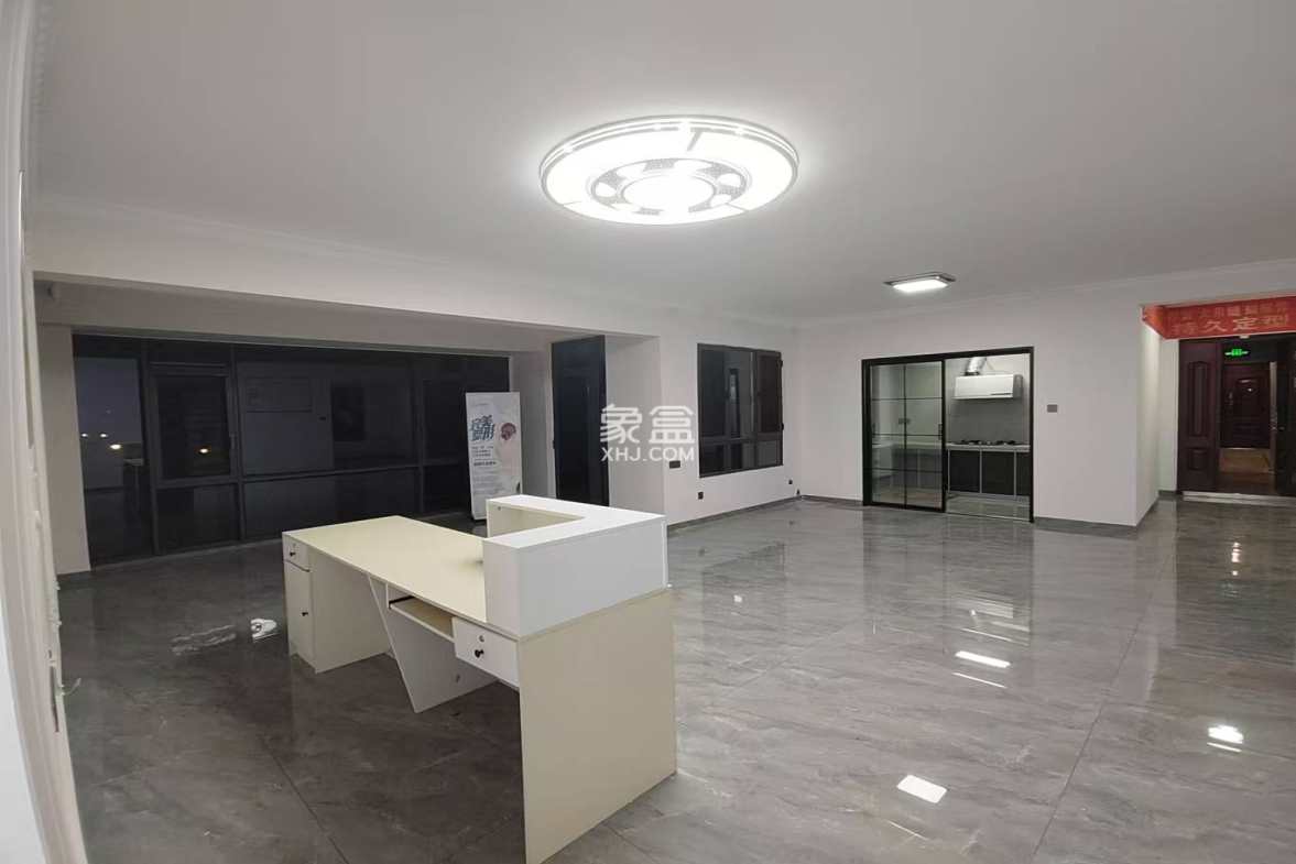 融冠乐城 4室2厅2卫 3500.0元/月 融冠乐城 4室2厅2卫 3500.0元/月室内图