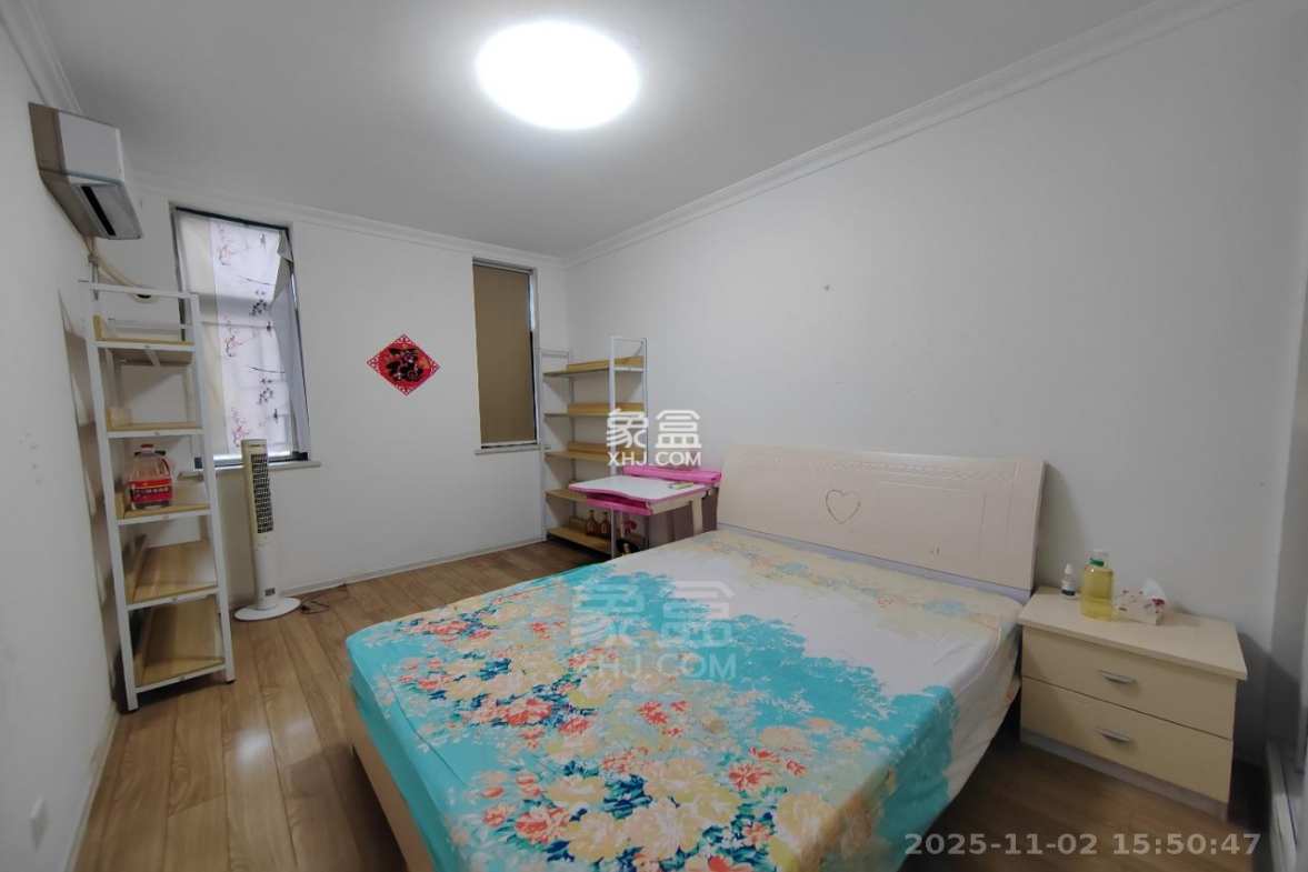 尚格名城香榭丽舍 4室2厅3卫 2200.0元/月 尚格名城香榭丽舍 4室2厅3卫 2200.0元/月室内图