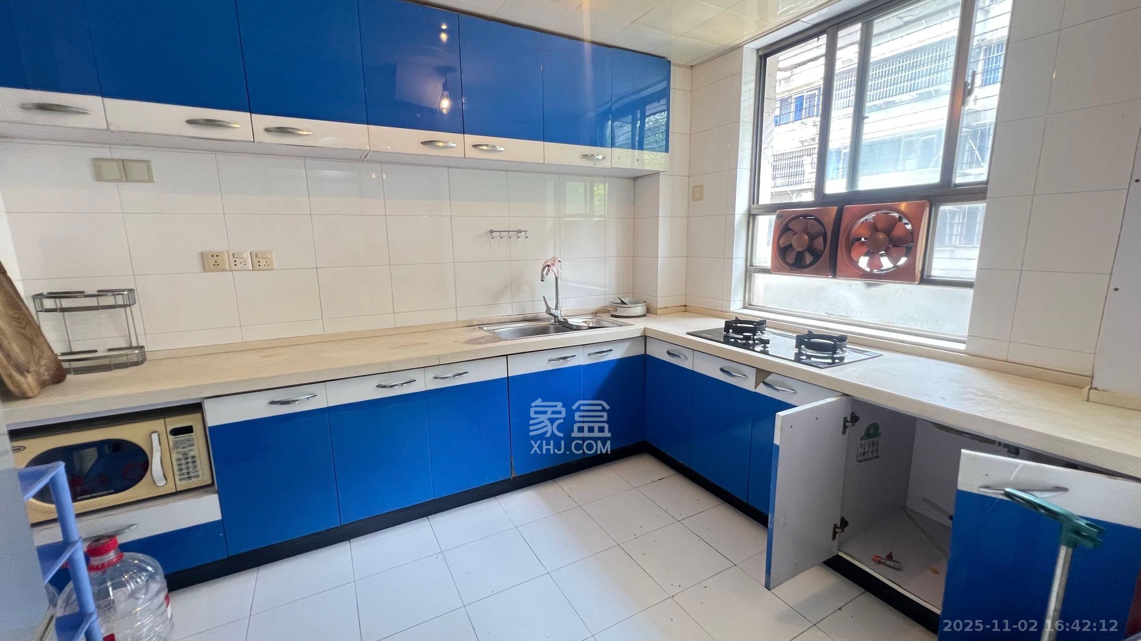 紫薇花园  3室2厅2卫    2500.0元/月室内图