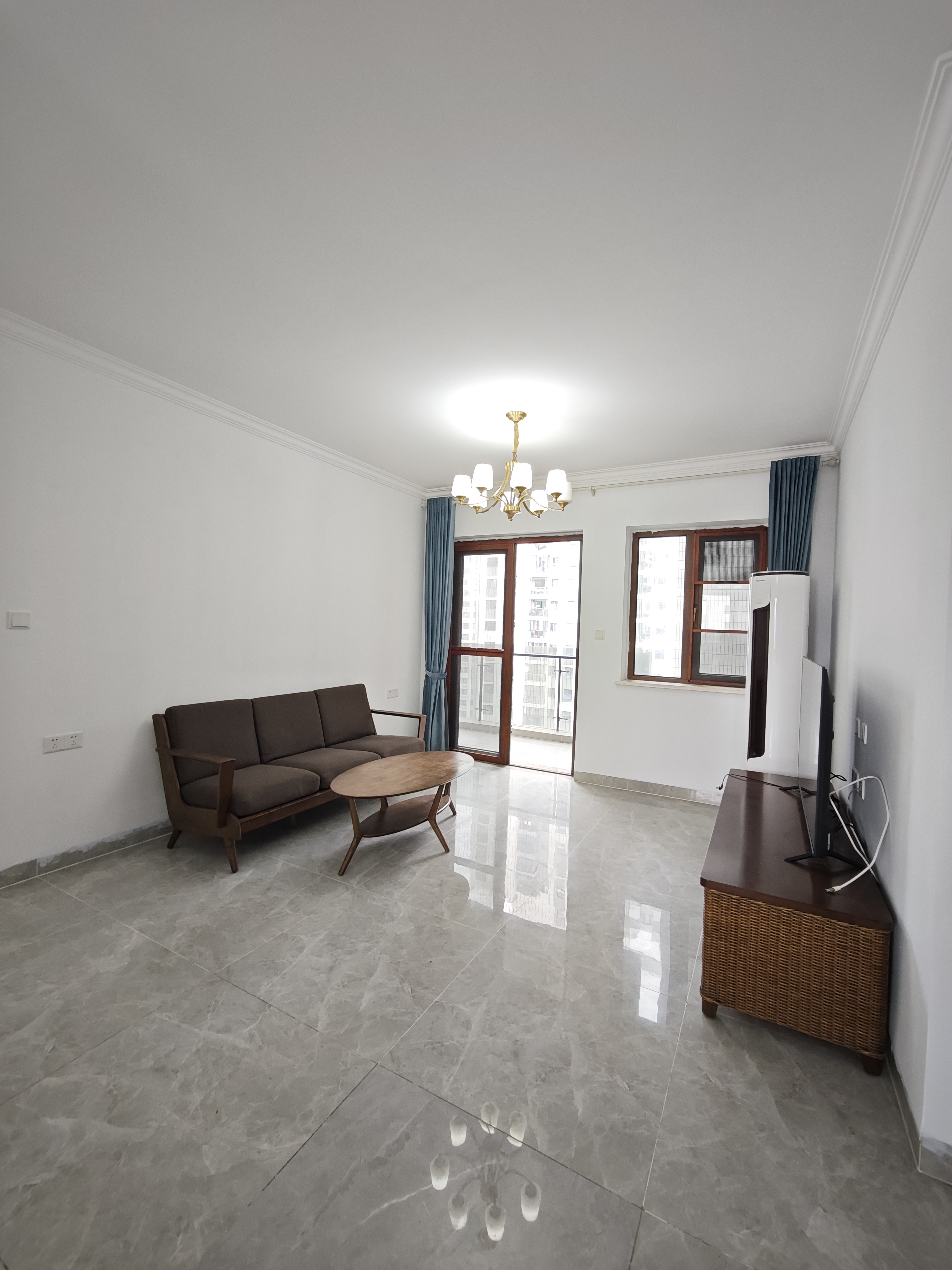 西溪里二期  1室0厅0卫    3200.0元/月