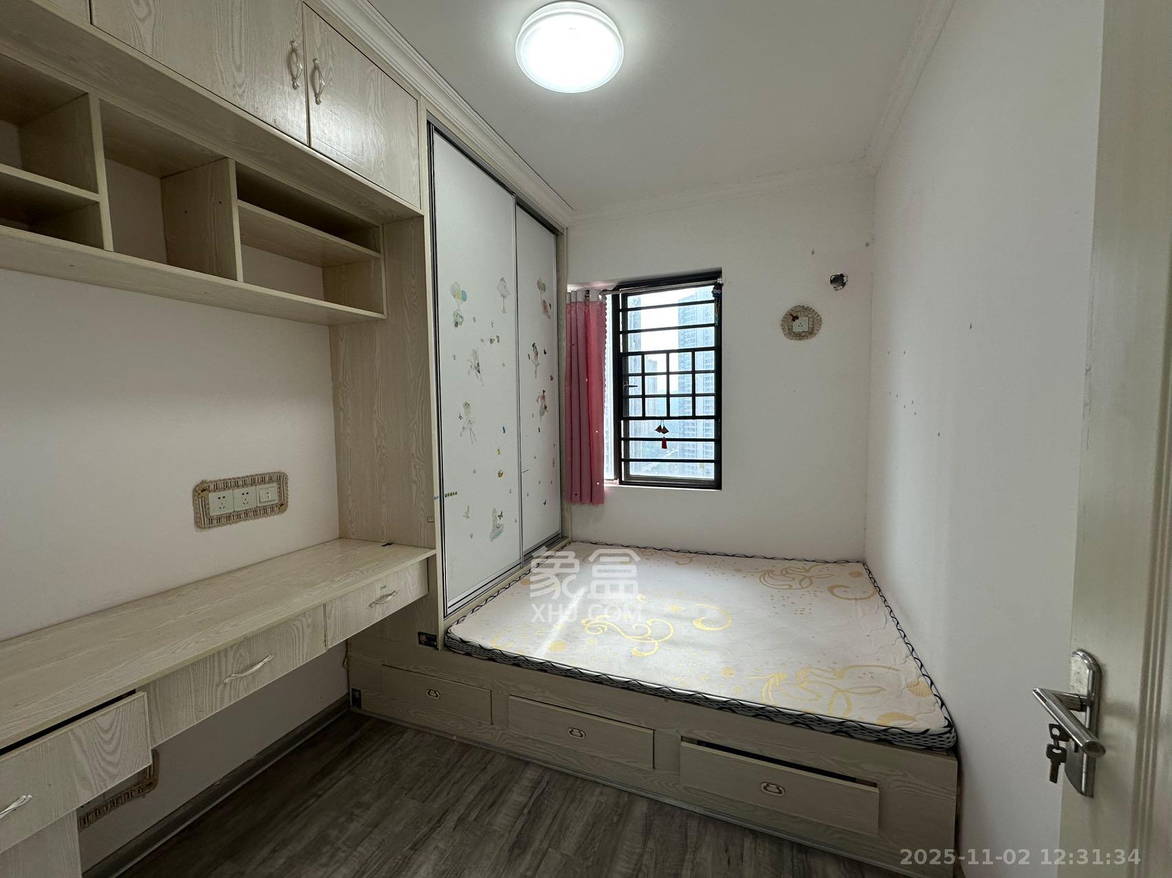 绿地海外滩一期 2室1厅1卫 1500.0元/月 绿地海外滩一期 2室1厅1卫 1500.0元/月室内图