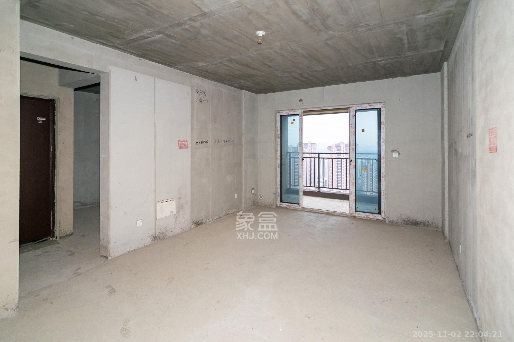 澳海望洲府  4室2厅2卫    68.8万客厅