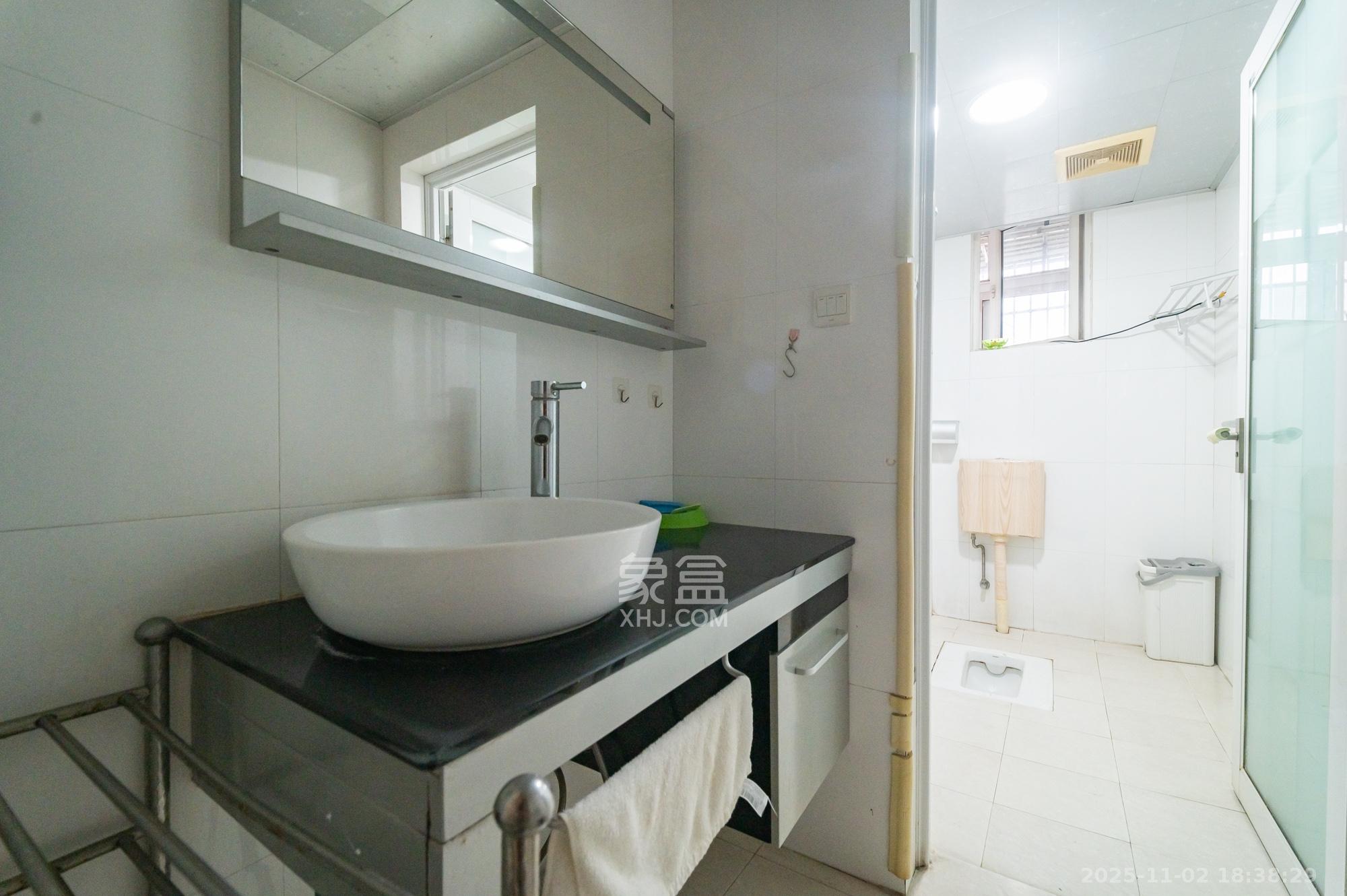 幸福洋房  3室2厅2卫    78.0万卫生间