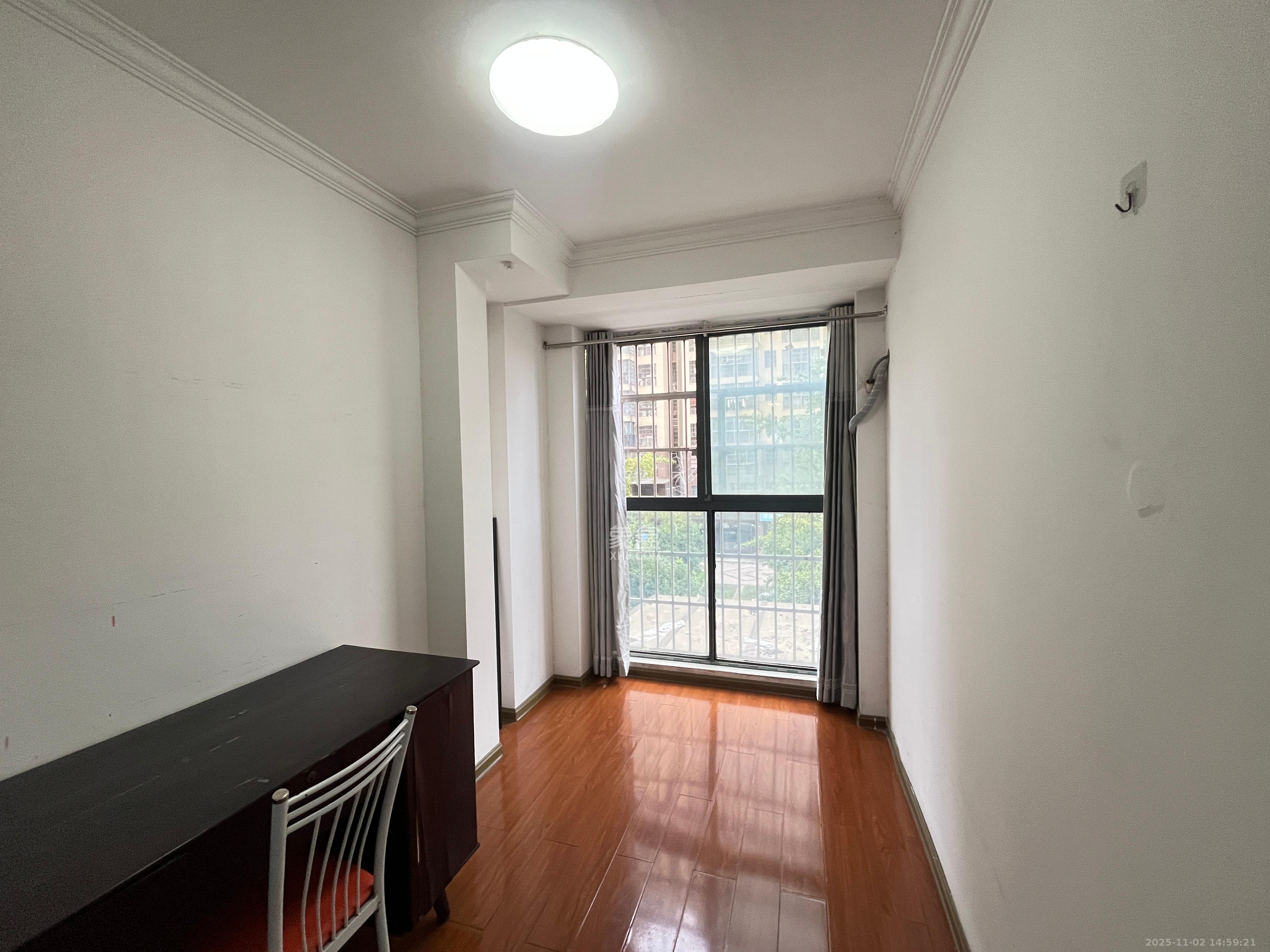 银太家园  2室2厅1卫    1600.0元/月室内图