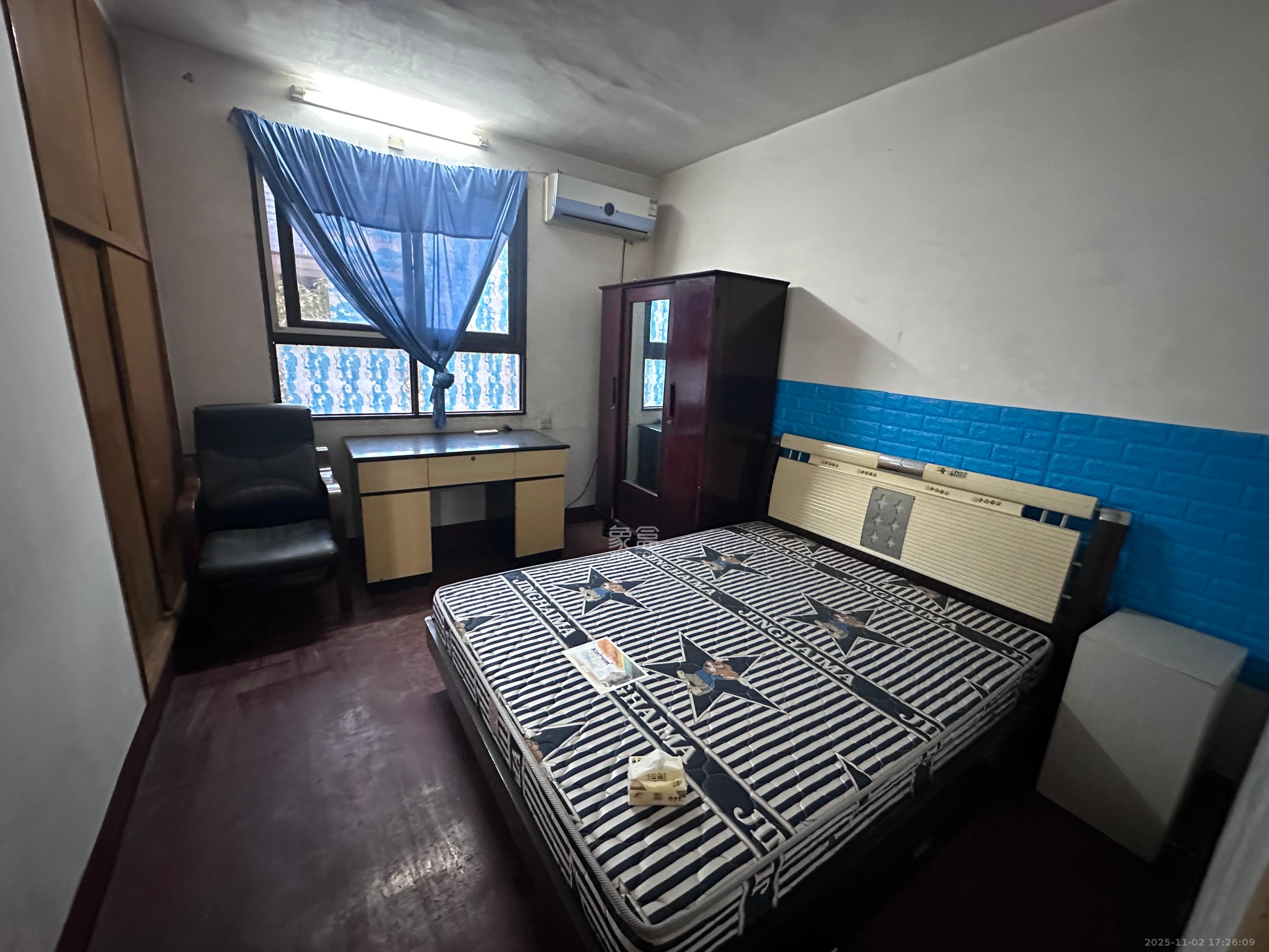 便河边散盘  3室2厅2卫    2500.0元/月室内图