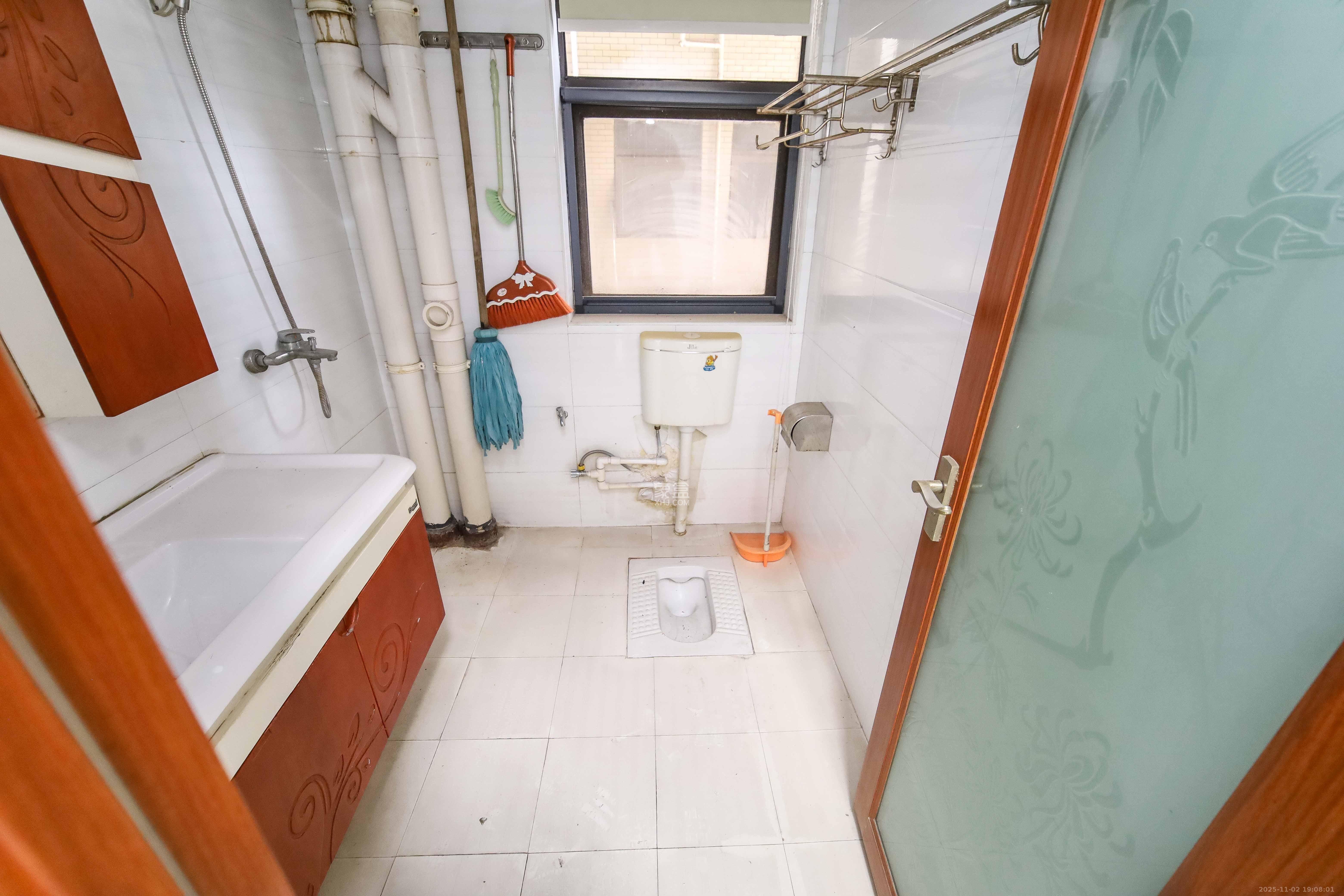 上东辛顿公寓  2室2厅1卫    61.0万卫生间