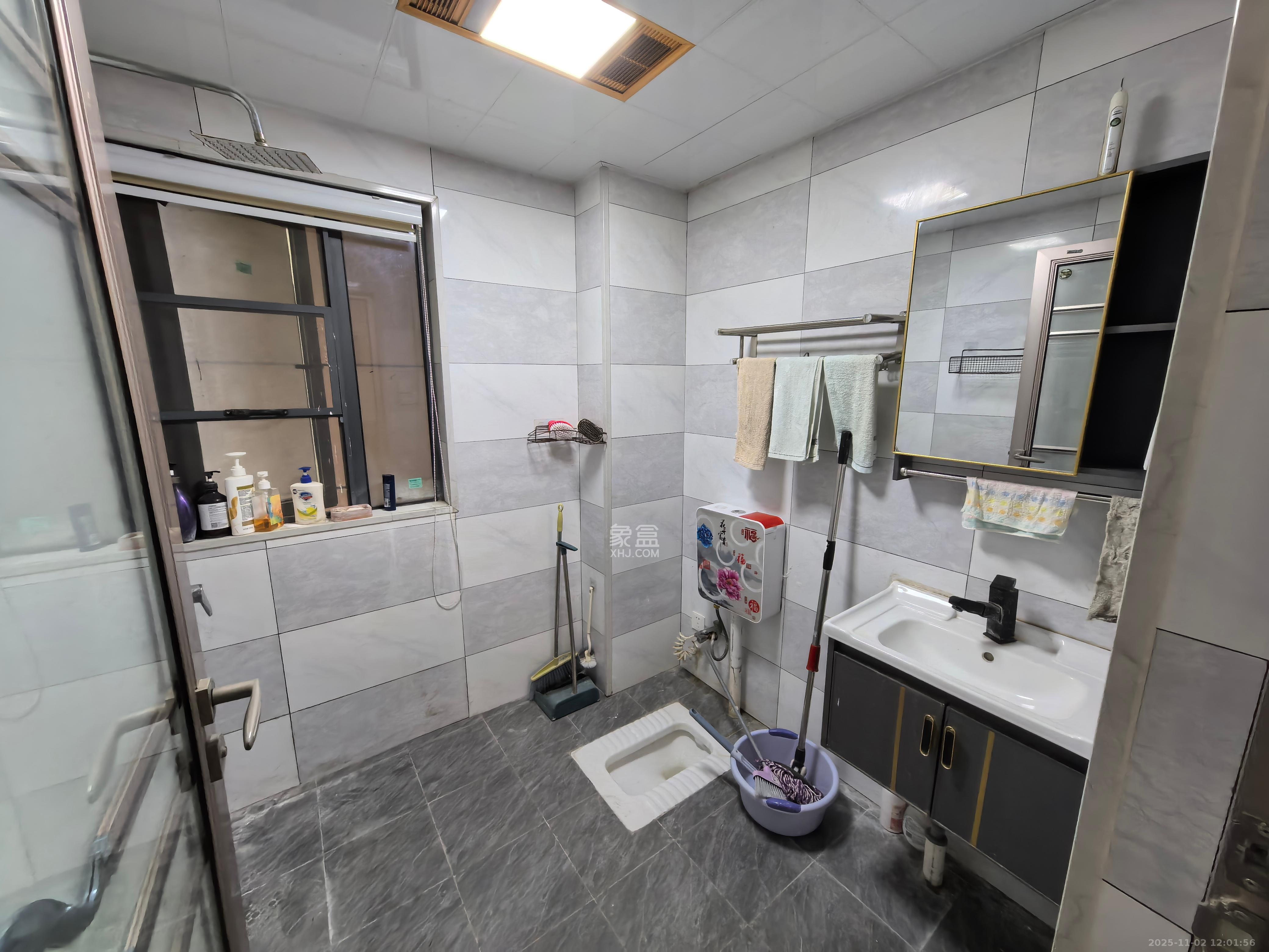 澳海月亮湾  3室2厅1卫    1750.0元/月室内图