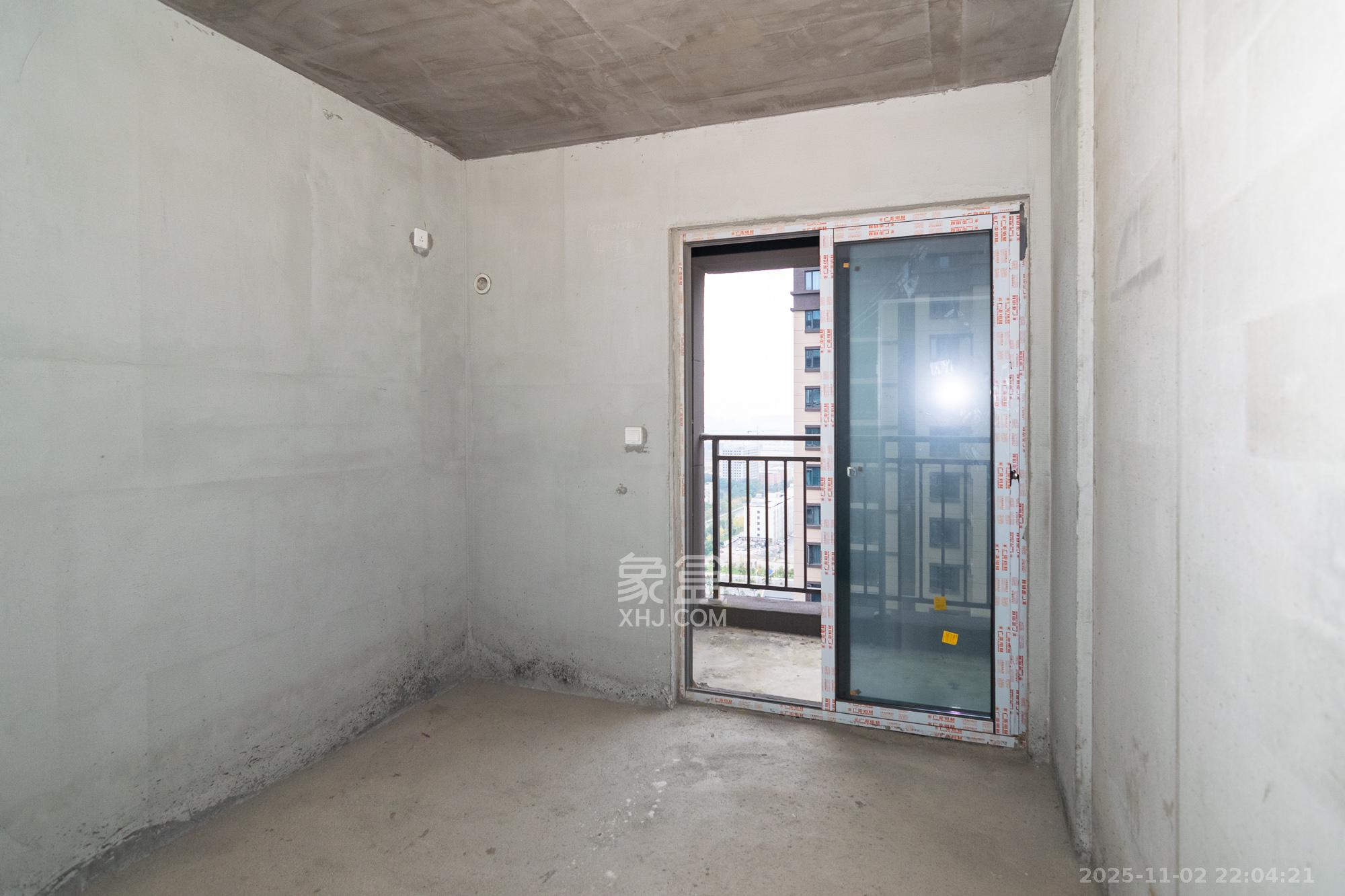 澳海望洲府  4室2厅2卫    68.8万卧室