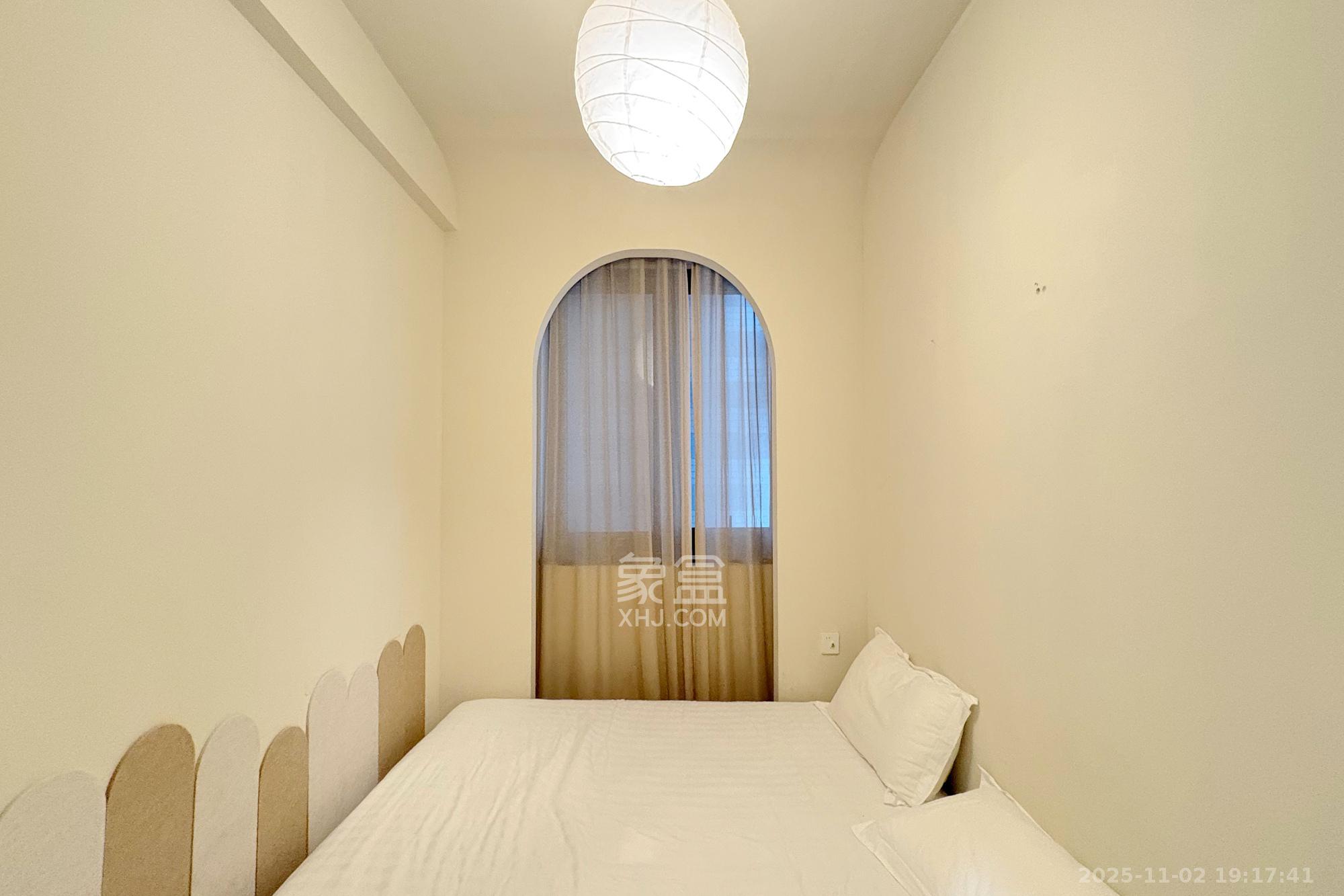 中天广场  1室1厅1卫    52.6万卧室