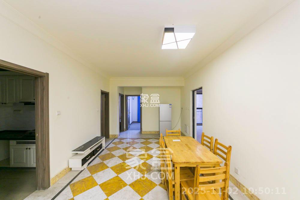 夏威夷碧水春城（碧桂园城市花园）  4室2厅2卫    3000.0元/月室内图