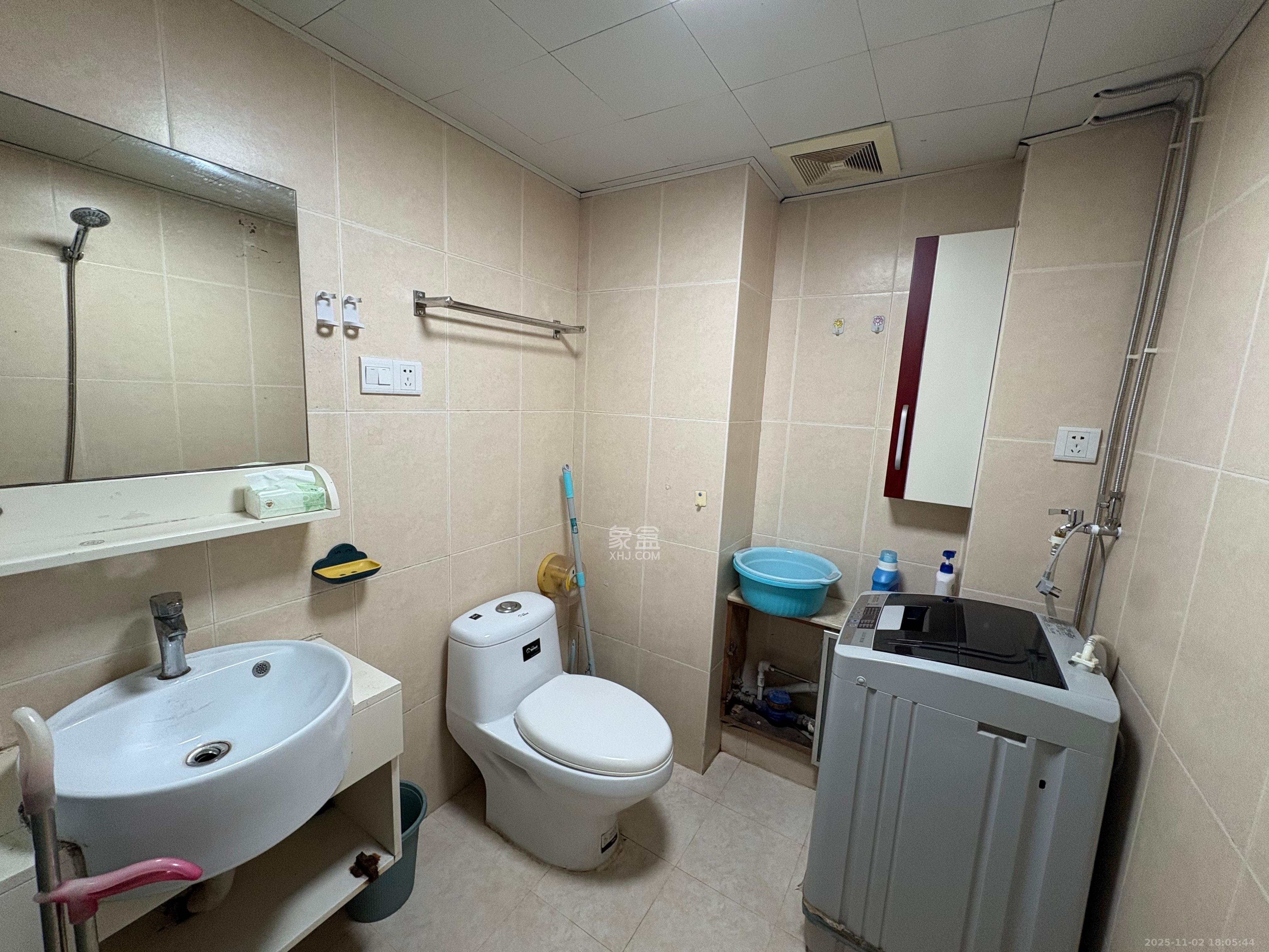 2076至高点 1室1厅1卫 1300.0元/月 2076至高点 1室1厅1卫 1300.0元/月室内图