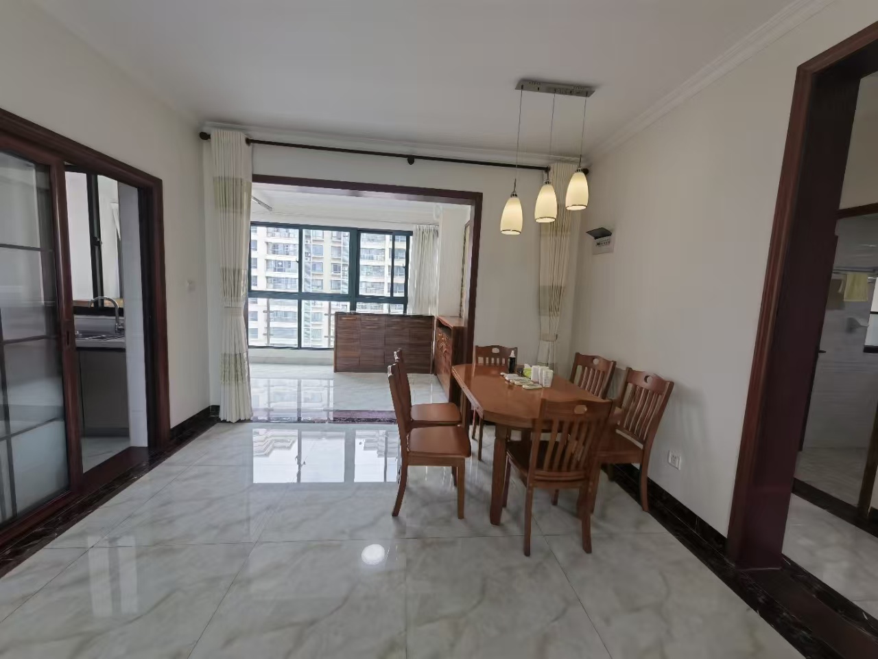 海阔天空-国瑞城四期(爵仕苑) 2室2厅1卫 4200.0元/月 海阔天空-国瑞城四期(爵仕苑) 2室2厅1卫 4200.0元/月室内图