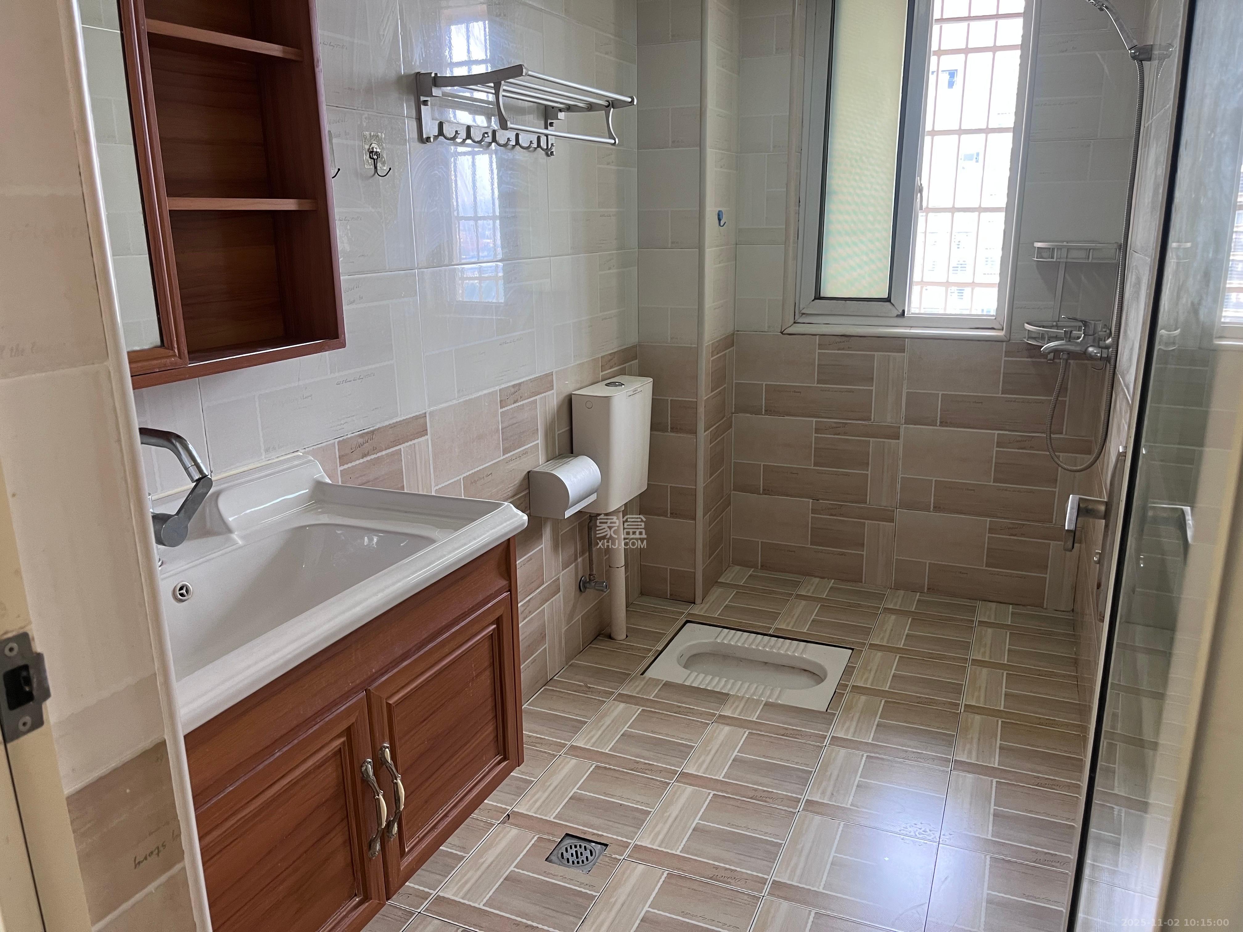 桥头家苑一期 3室2厅2卫 2000.0元/月 桥头家苑一期 3室2厅2卫 2000.0元/月室内图