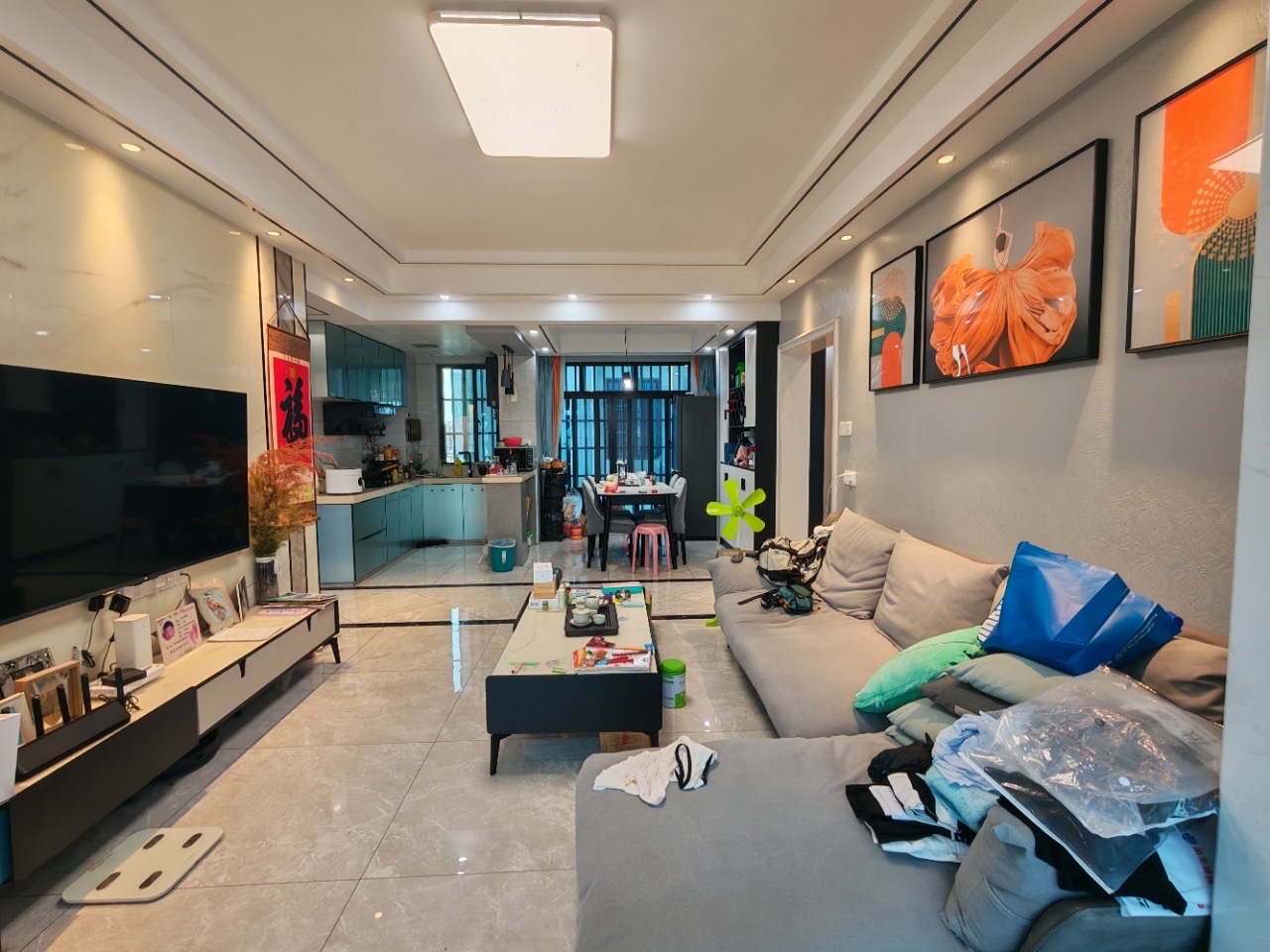 蓝海瑞园  1室0厅0卫    145.0万客厅