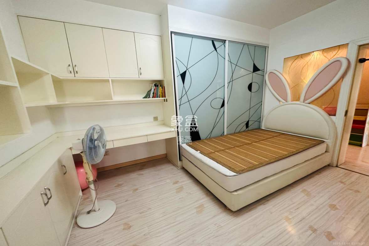 汇都公寓 3室1厅1卫 2500.0元/月 汇都公寓 3室1厅1卫 2500.0元/月室内图