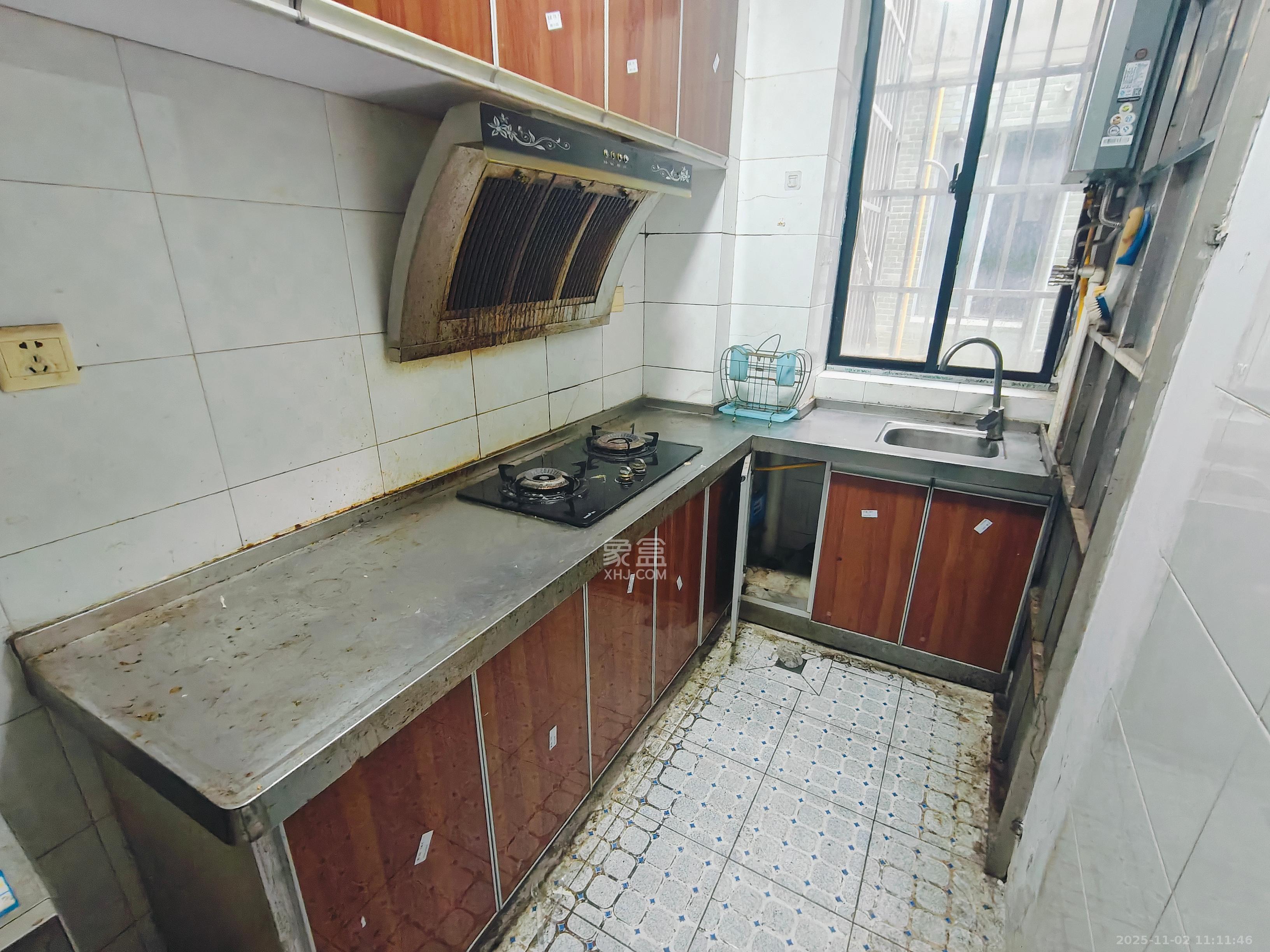 颐美沁园  1室1厅1卫    1600.0元/月室内图