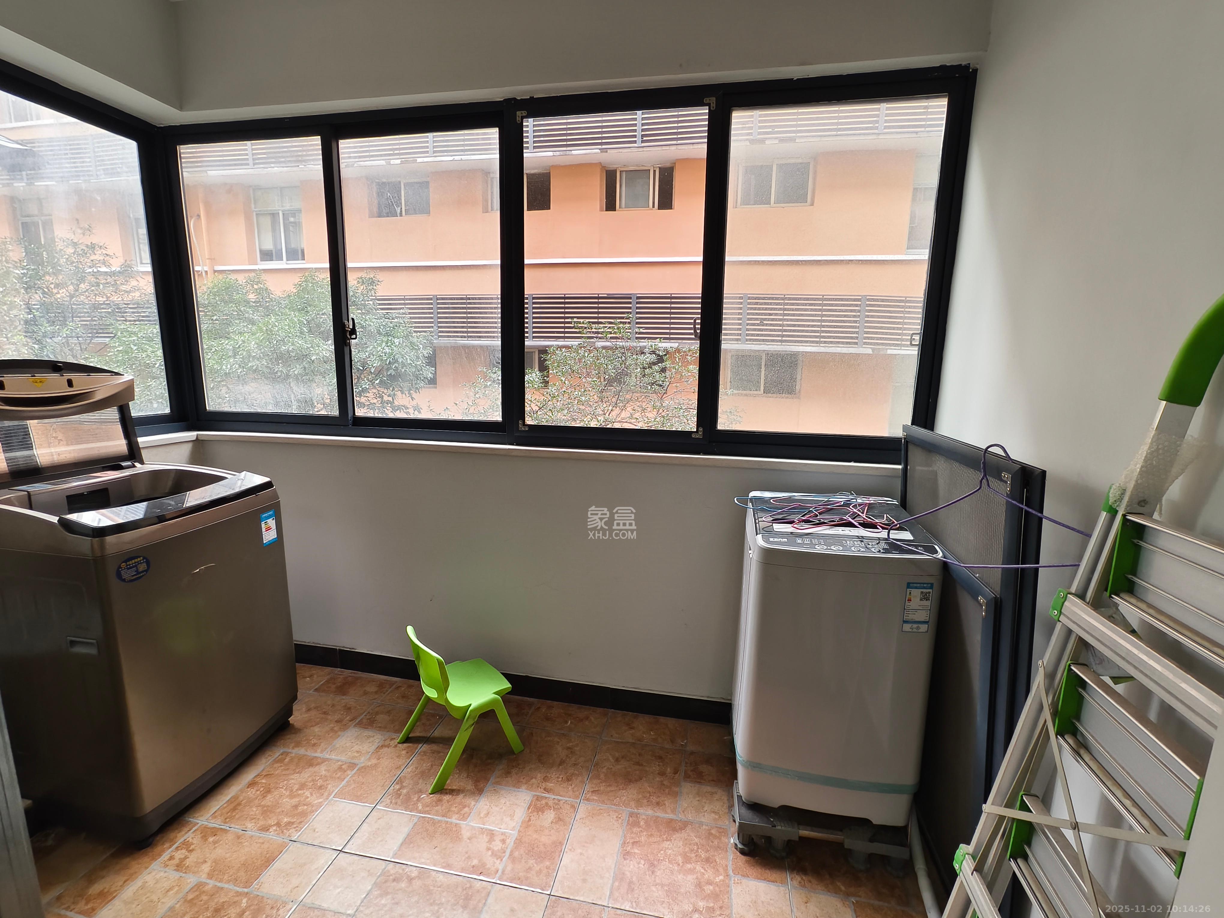 省儿童医院单位宿舍 2室2厅1卫 2300.0元/月 省儿童医院单位宿舍 2室2厅1卫 2300.0元/月室内图