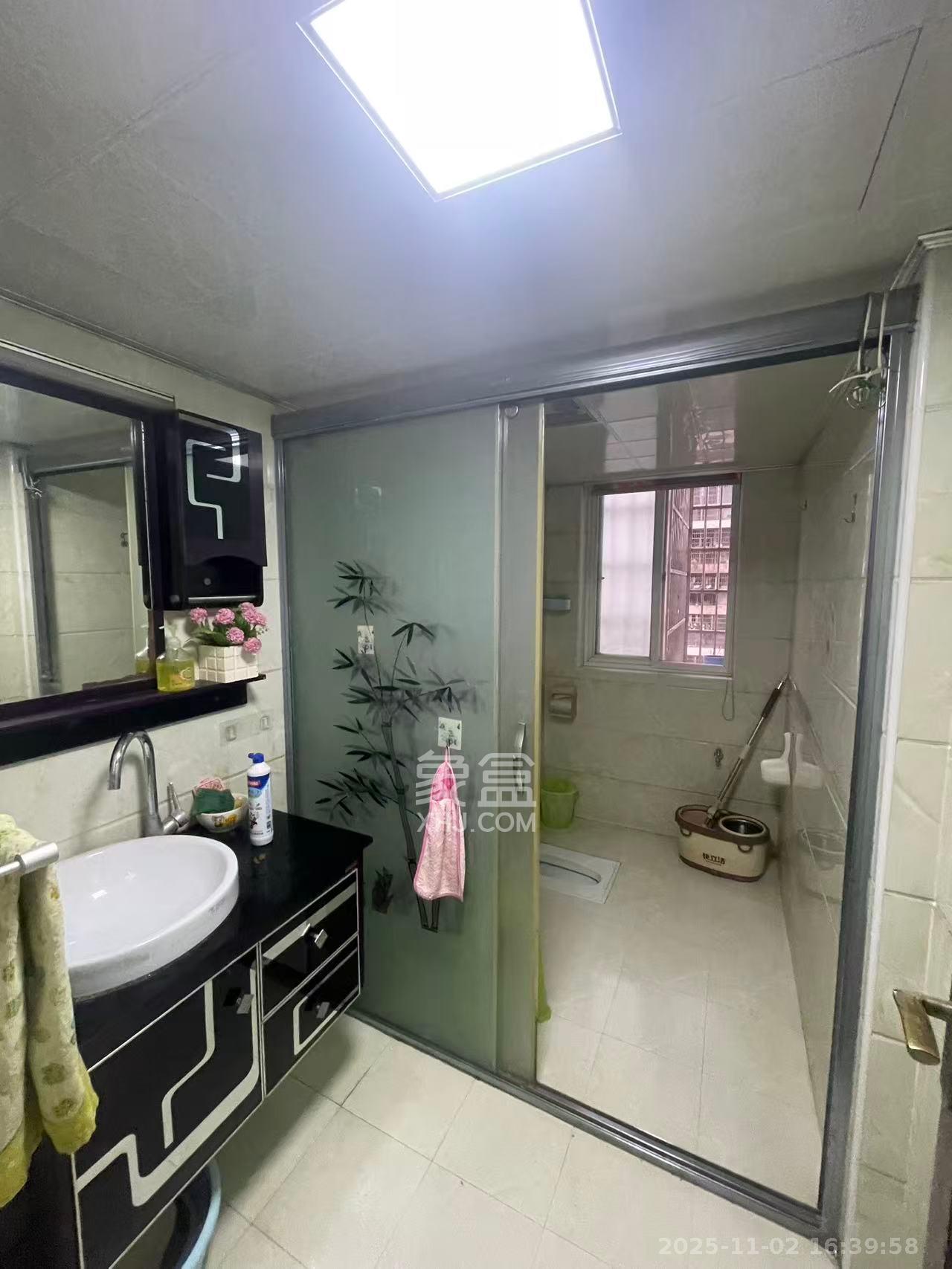 弘欣公寓  3室2厅1卫    2000.0元/月室内图