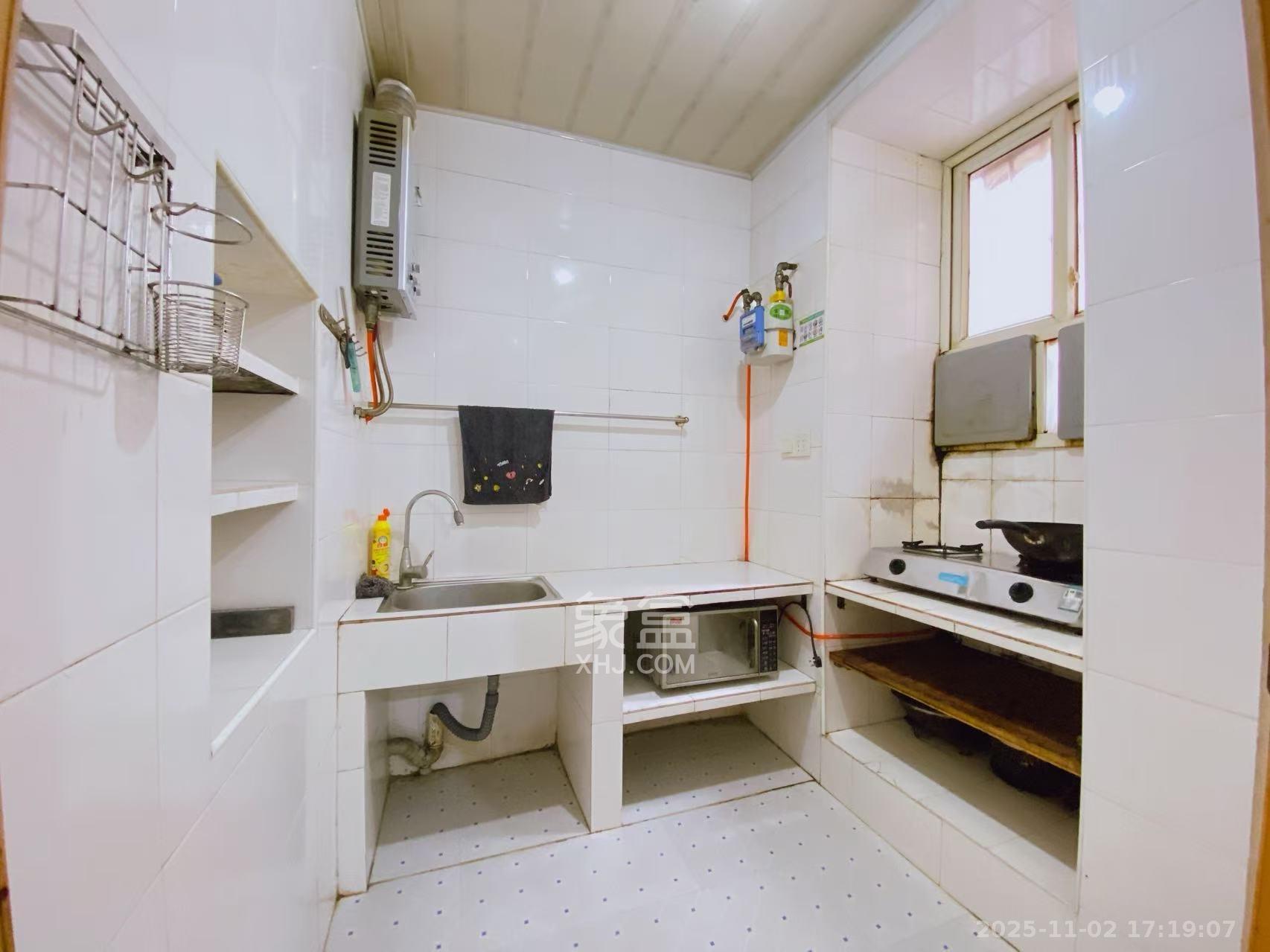 新运公寓  2室1厅1卫    1350.0元/月室内图