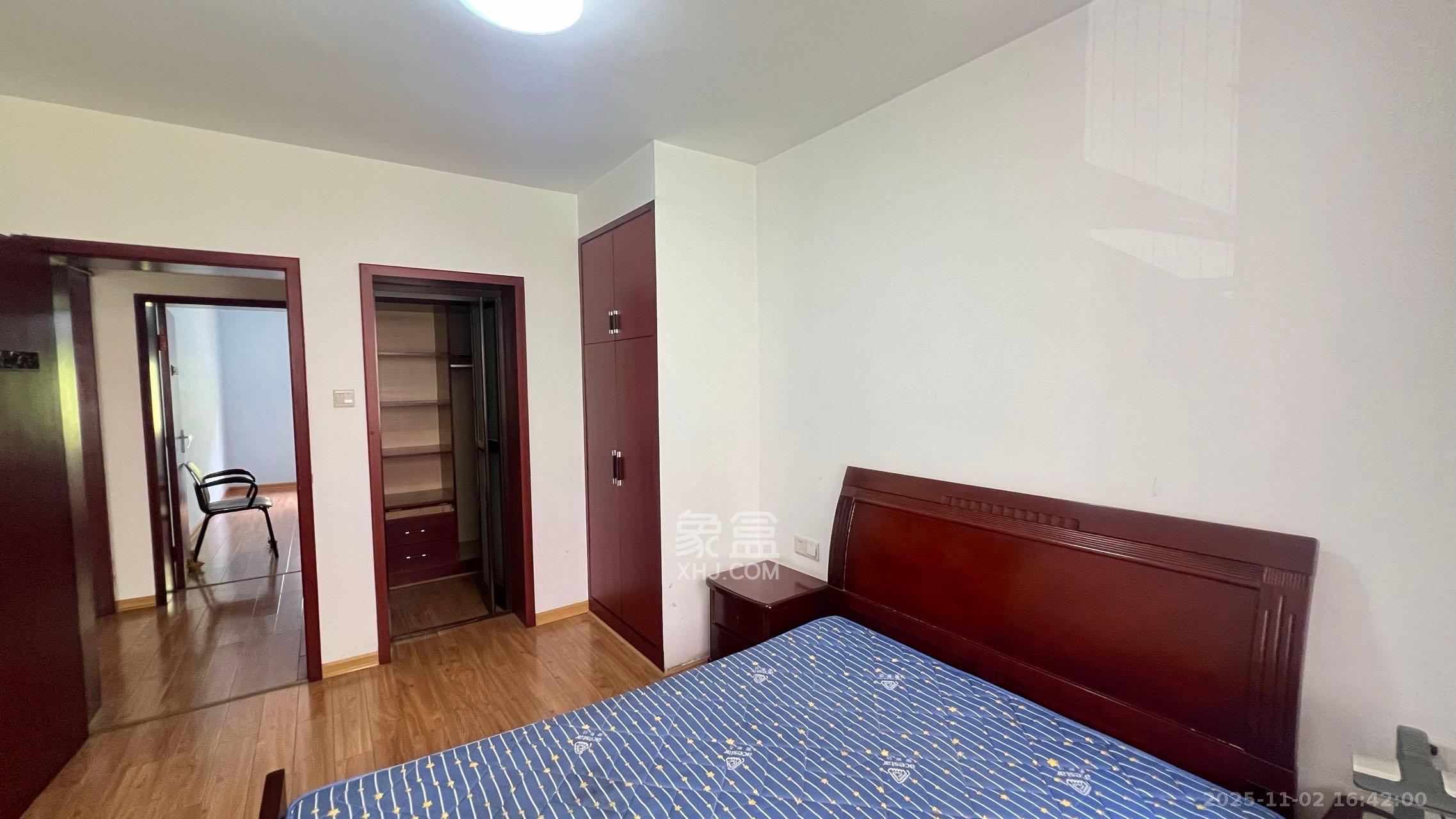 紫薇花园  3室2厅2卫    2500.0元/月室内图