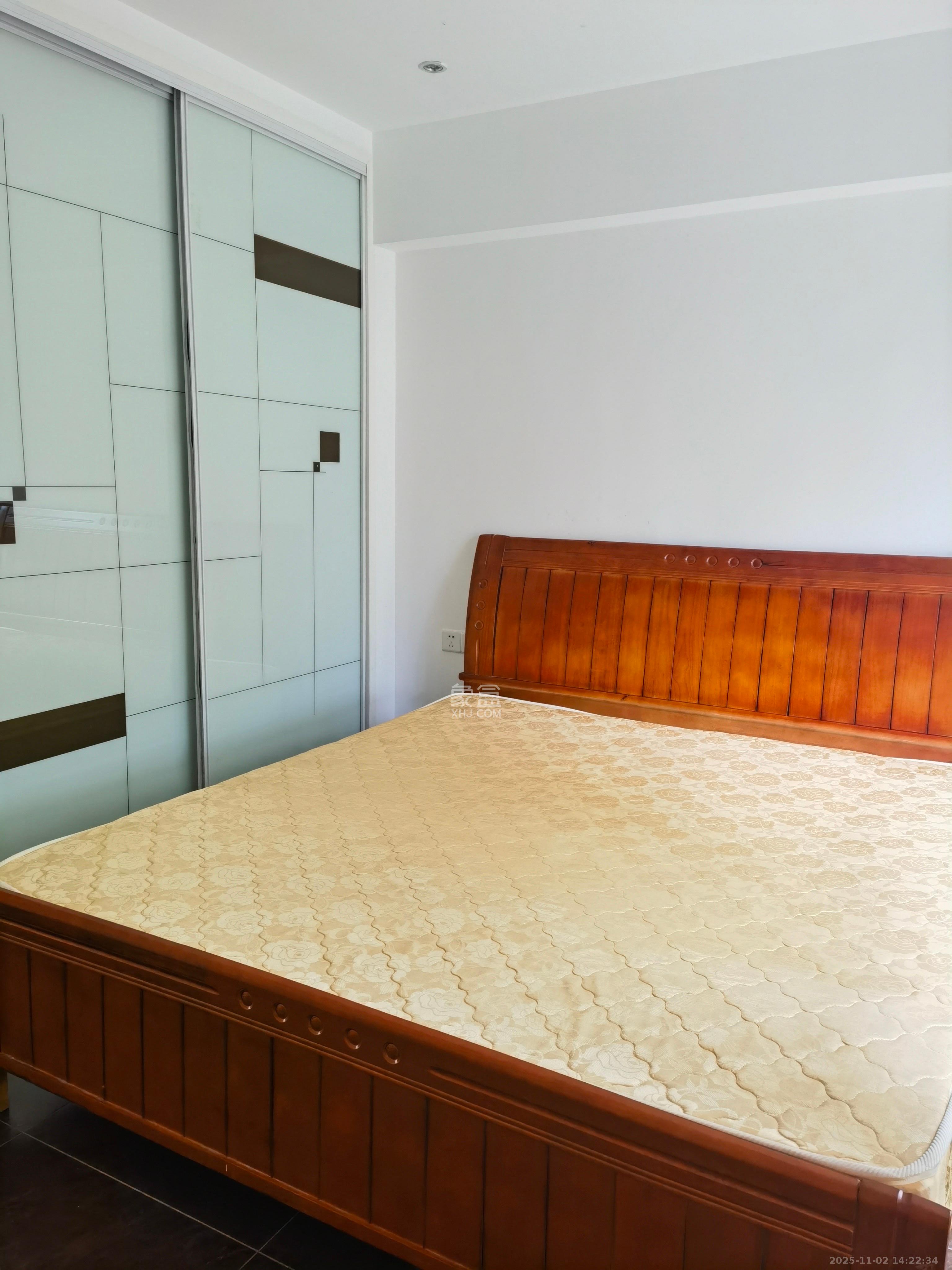 山语城二期  3室1厅1卫    2000.0元/月室内图